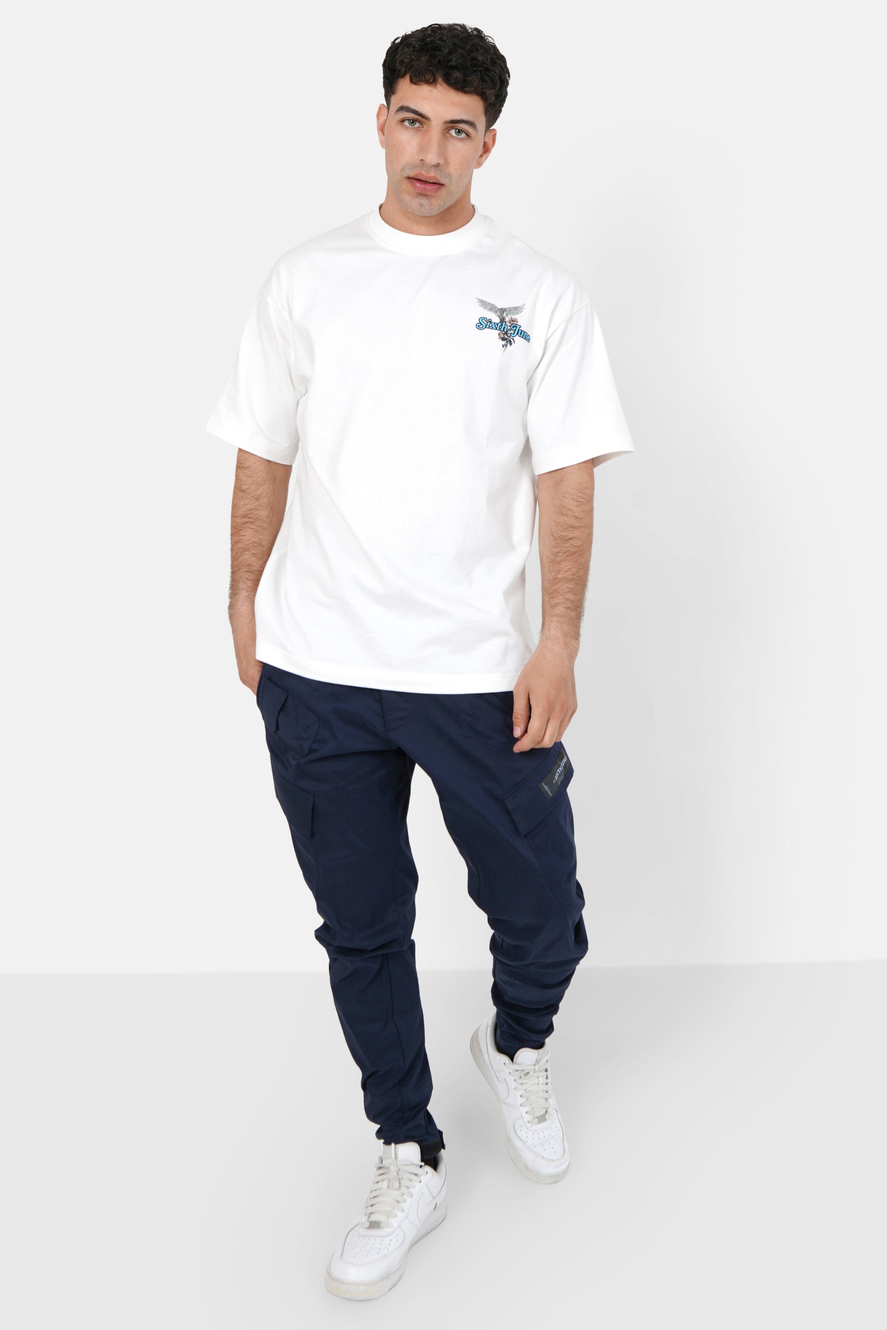 Kurzärmliges T-Shirt mit buntem Aufdruck Weiß