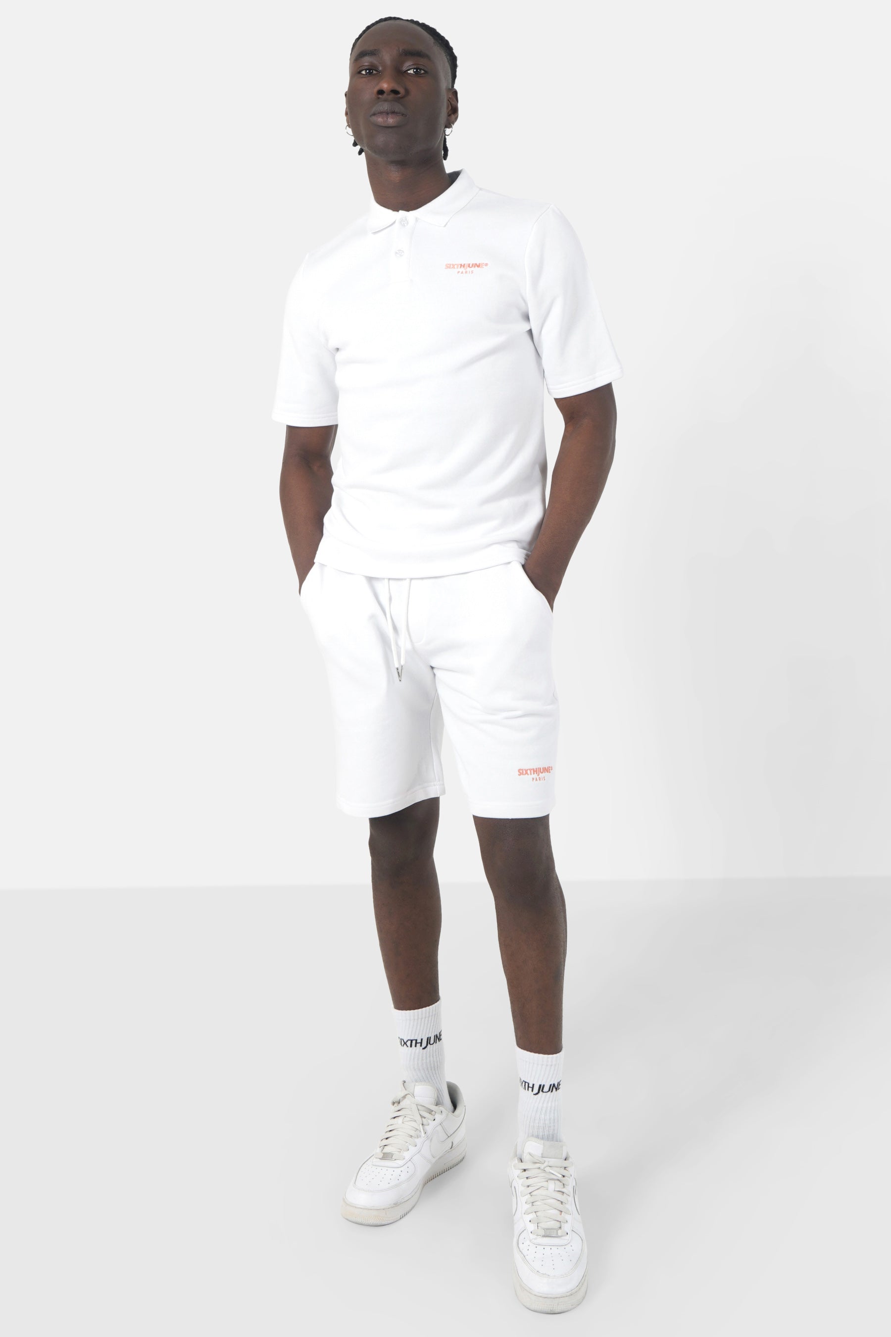 Shorts mit aufgesticktem Logo in Weiß