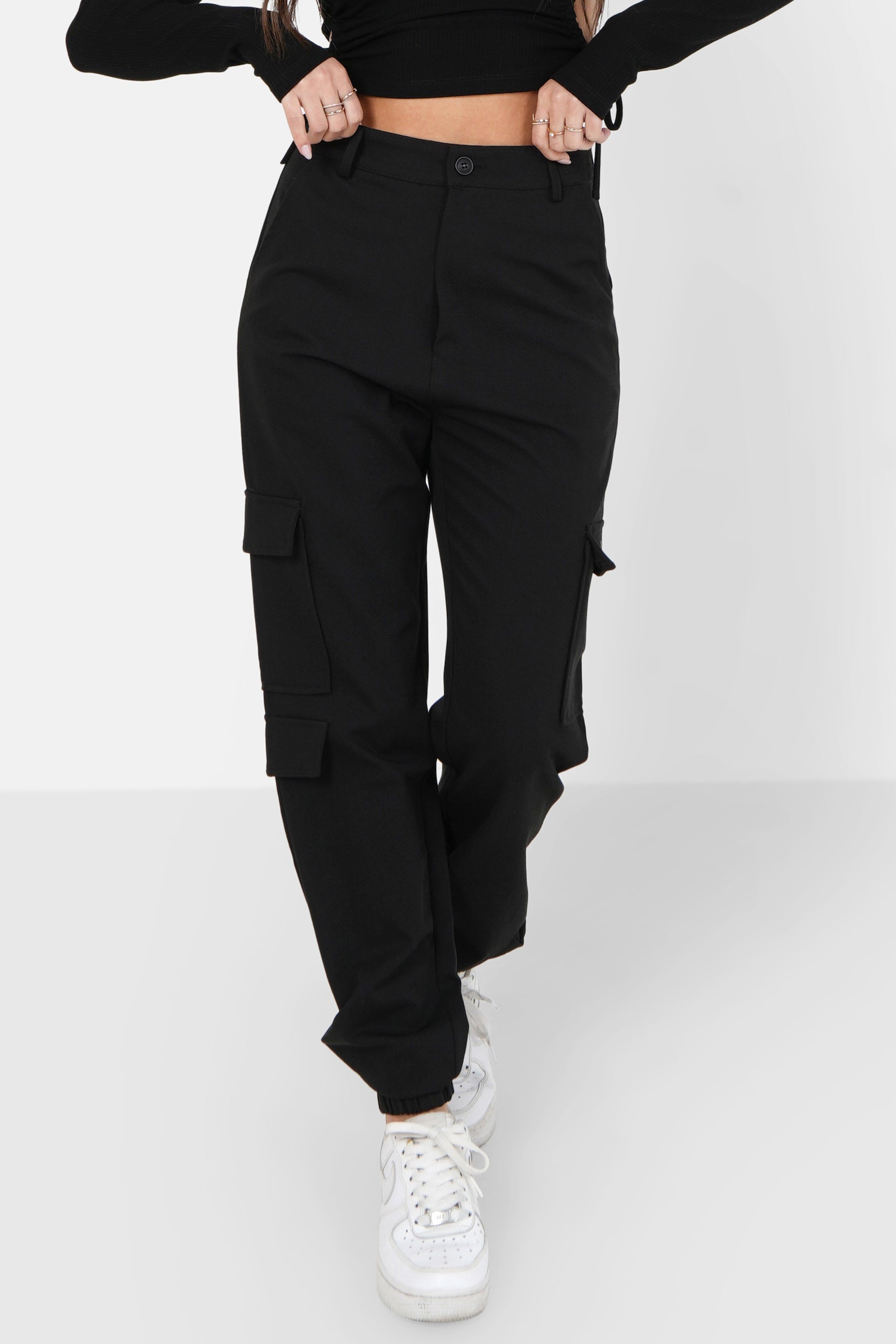 Embroidered cargo pants Black