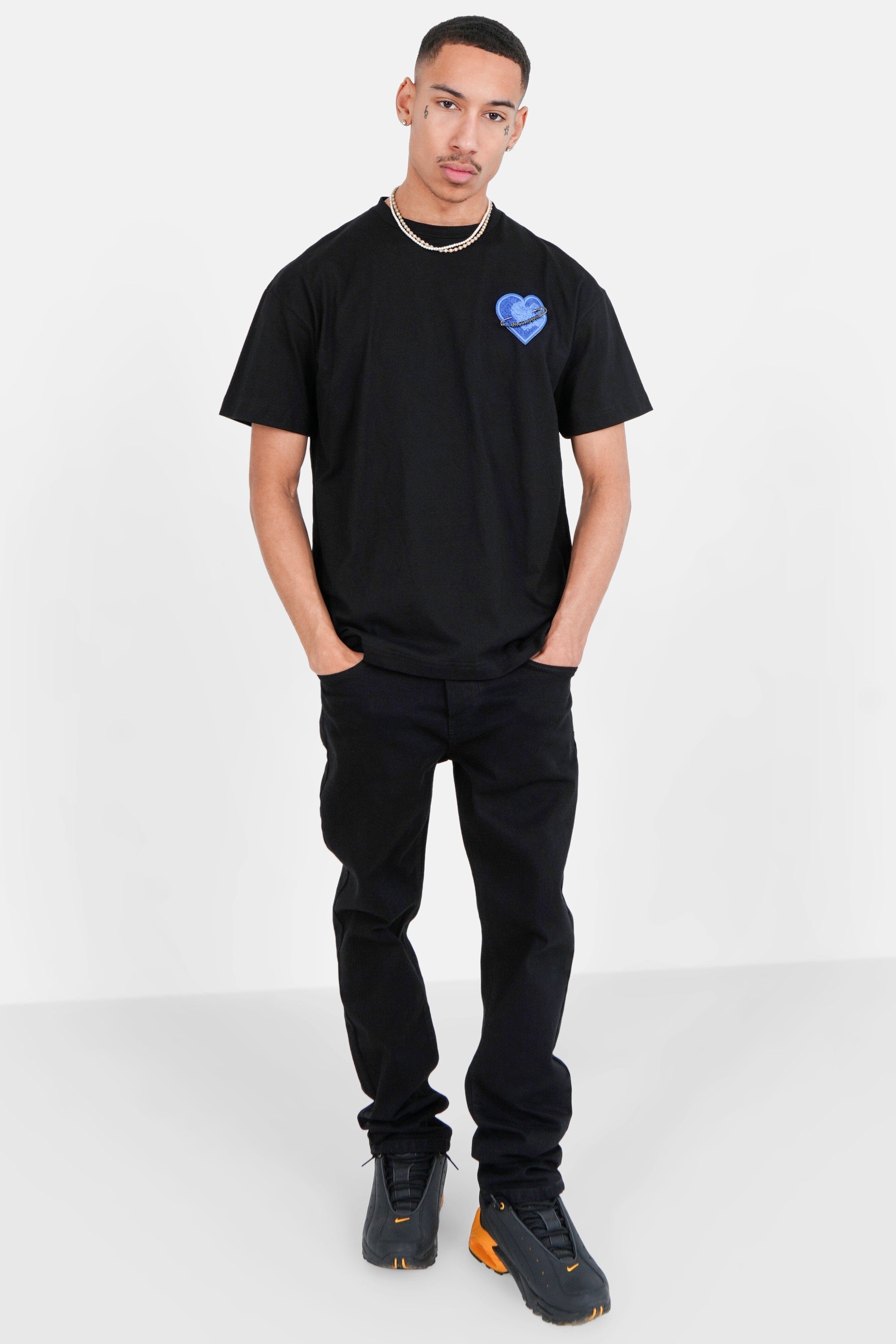 Embroidered heart logo t-shirt Black