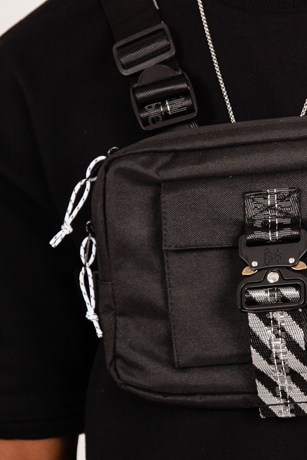 Sixth June - Sacoche boucle bande noir