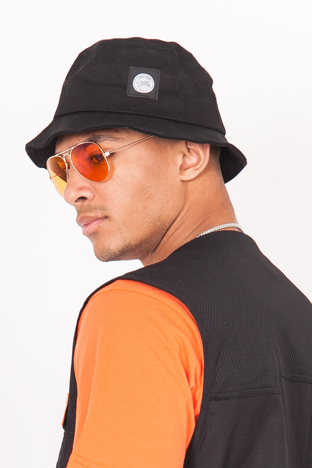 Sixth June - Bob noir 047YS