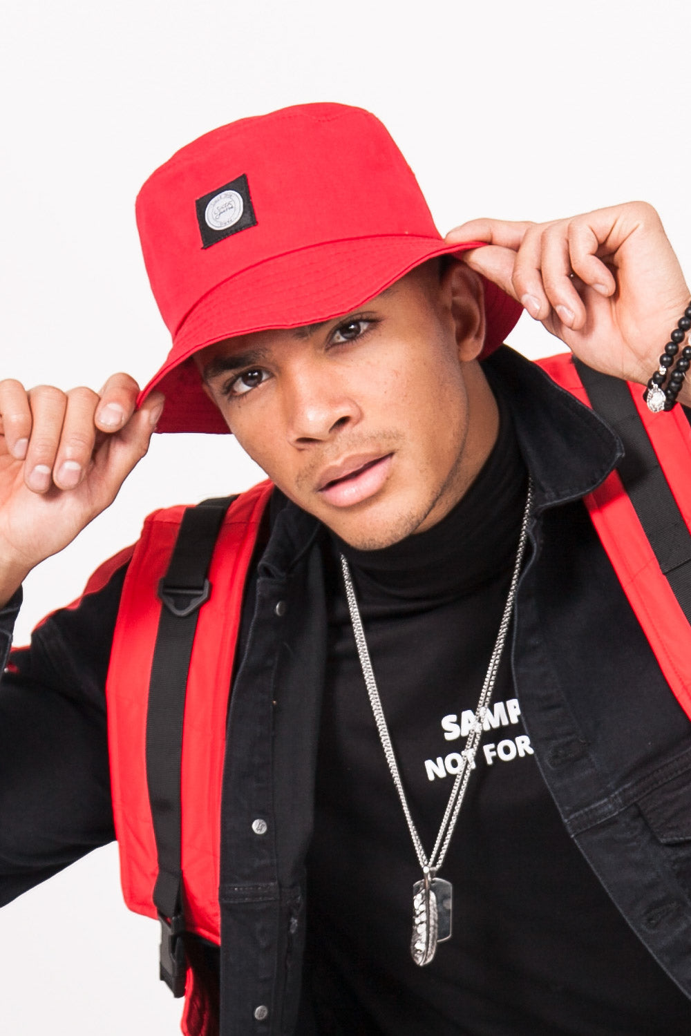 Sixth June - Bob rouge 047YS