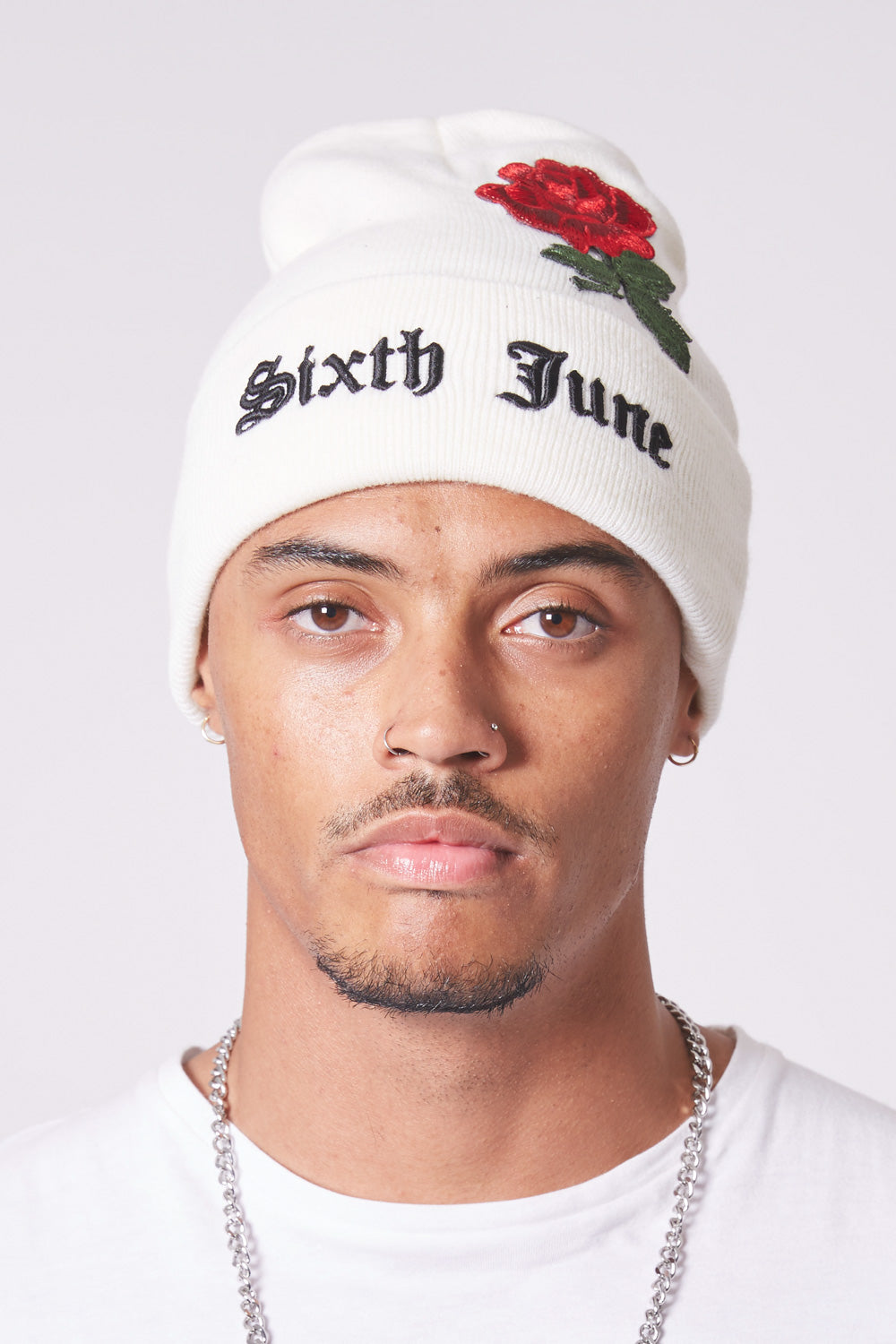 Sixth June - Bonnet brodé roses blanc