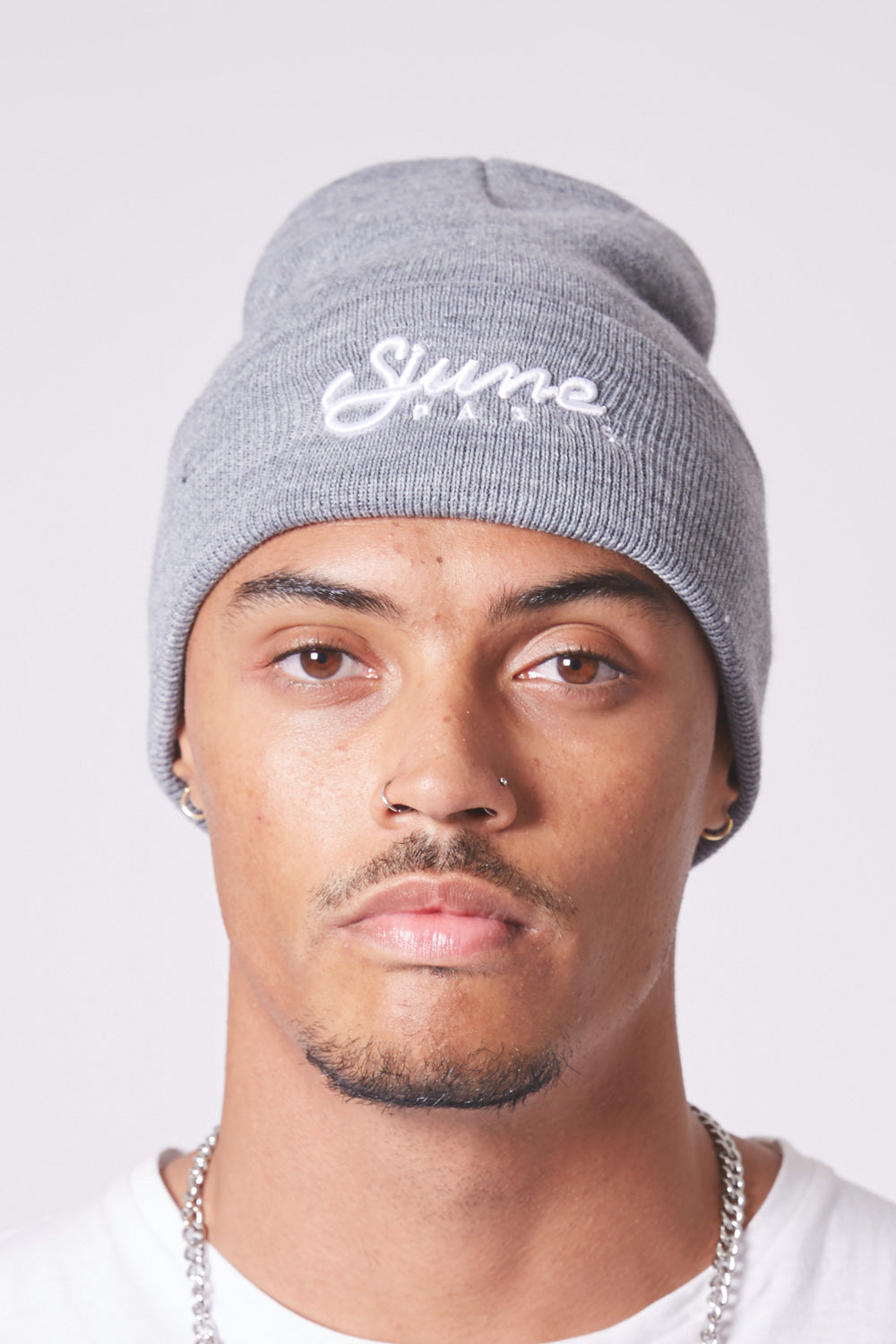 Sixth June - Bonnet Sjune logo gris clair