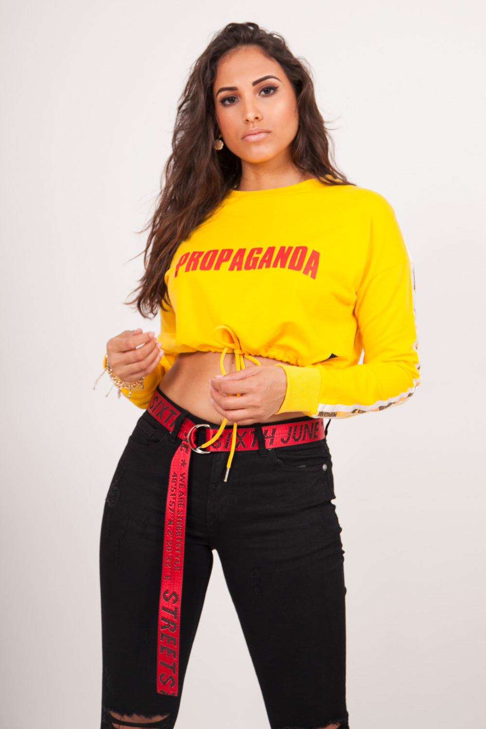 Sixth June - Sweat crop top bandes Propaganda jaune