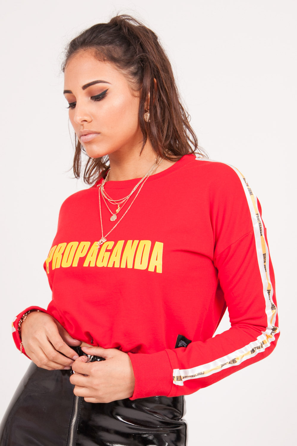 Sixth June - Sweat crop top bandes Propaganda rouge