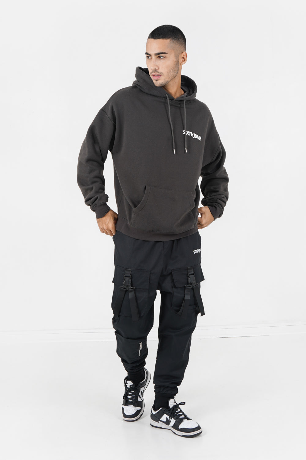 Sixth June - Sweat capuche oversize logo décalé Gris foncé