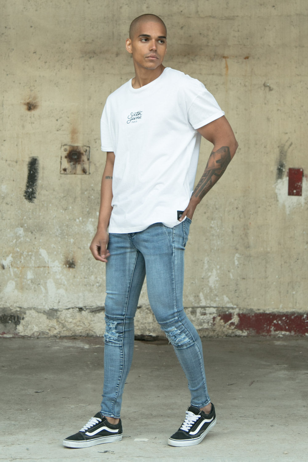 Sixth June - Jean biker déchiré genou bleu