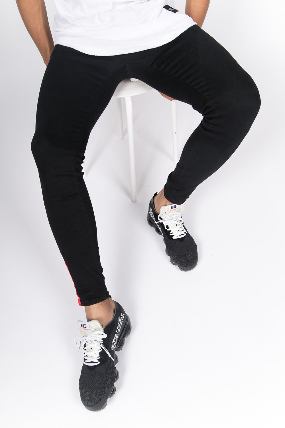 Sixth June - Jean bande satin rouge Sixth June noir