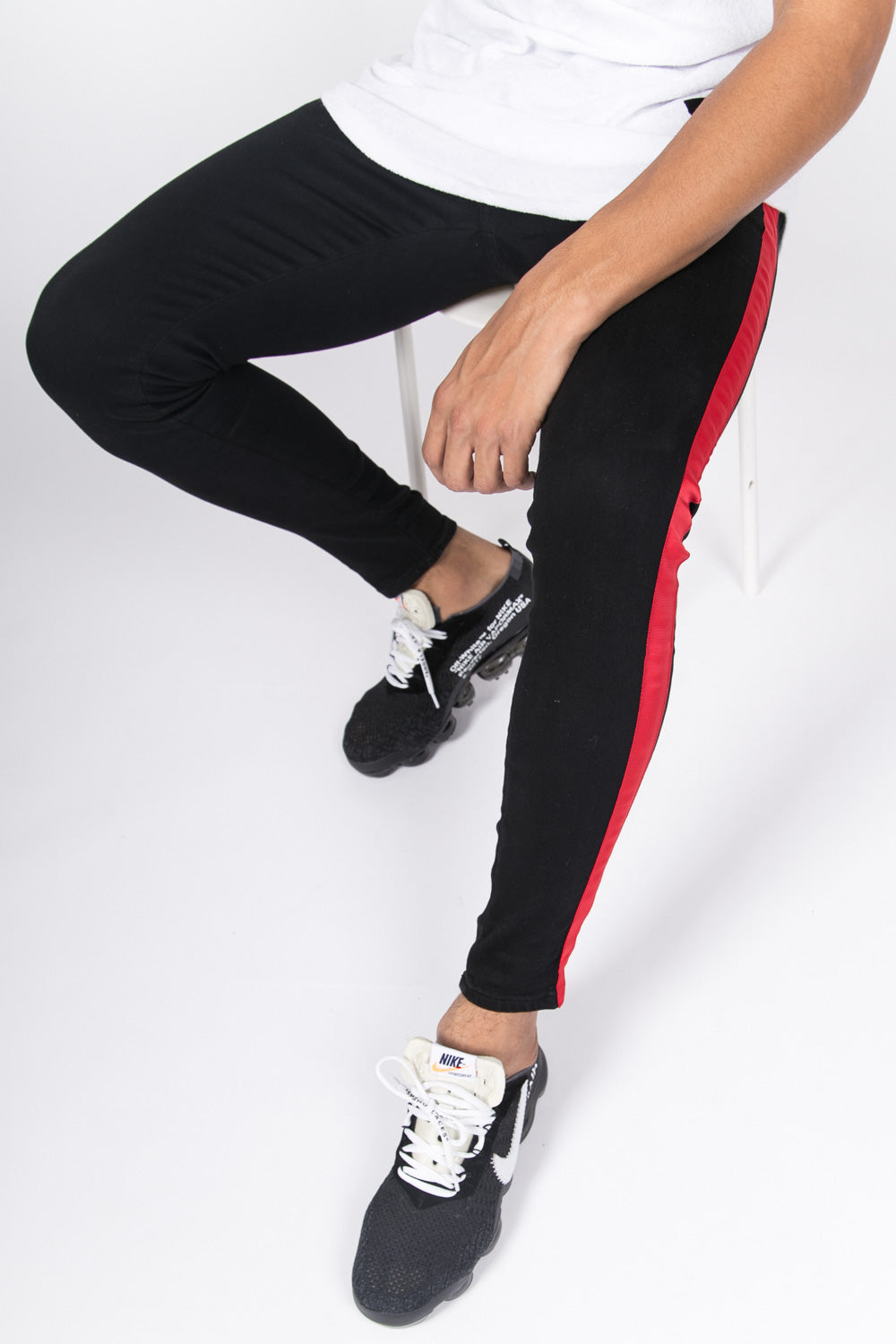 Sixth June - Jean bande satin rouge Sixth June noir