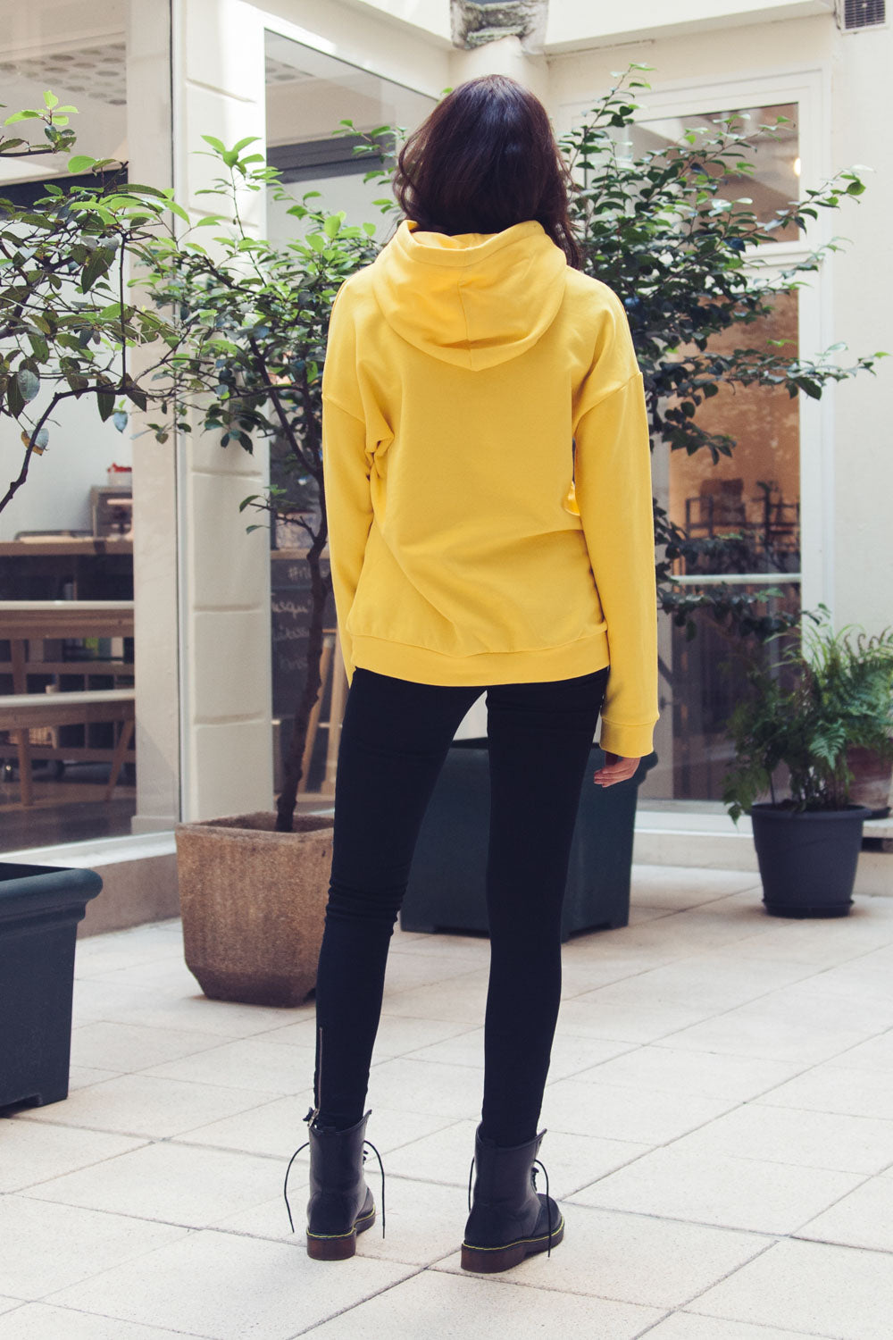 Sixth June - Jean troué genoux noir