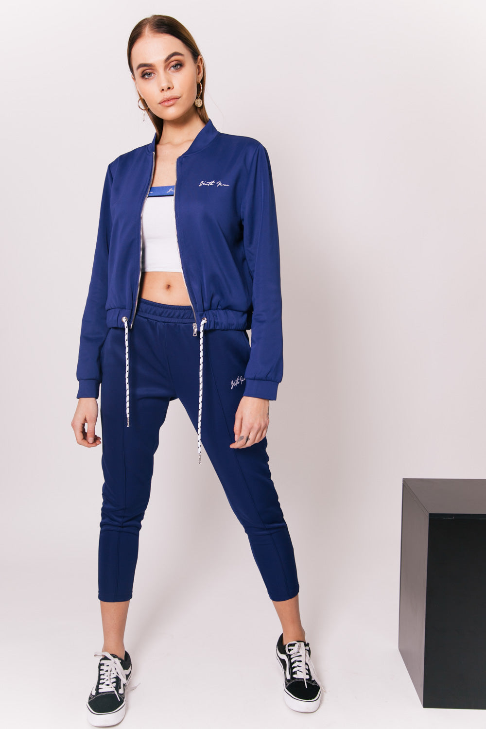 Sixth June - Jogging court signature logo bleu