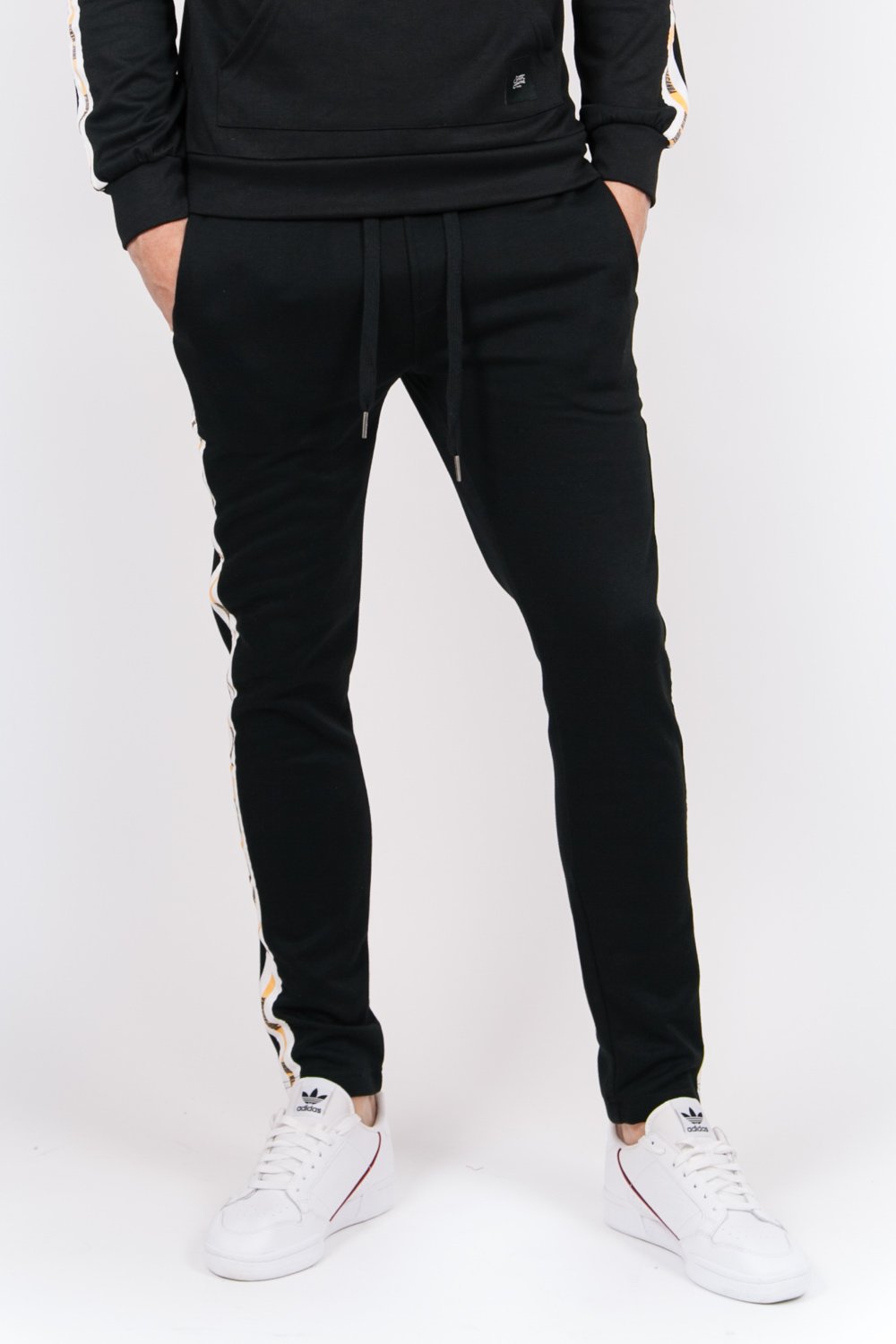 Propaganda-Jogginghose mit schwarzen Streifen