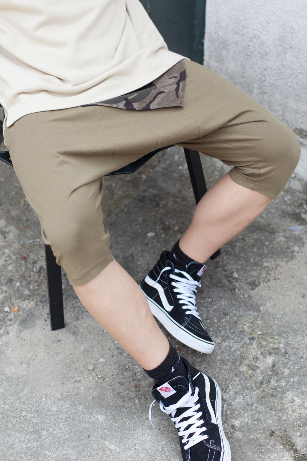 Sixth June - Short sarouel uni kaki 1876V