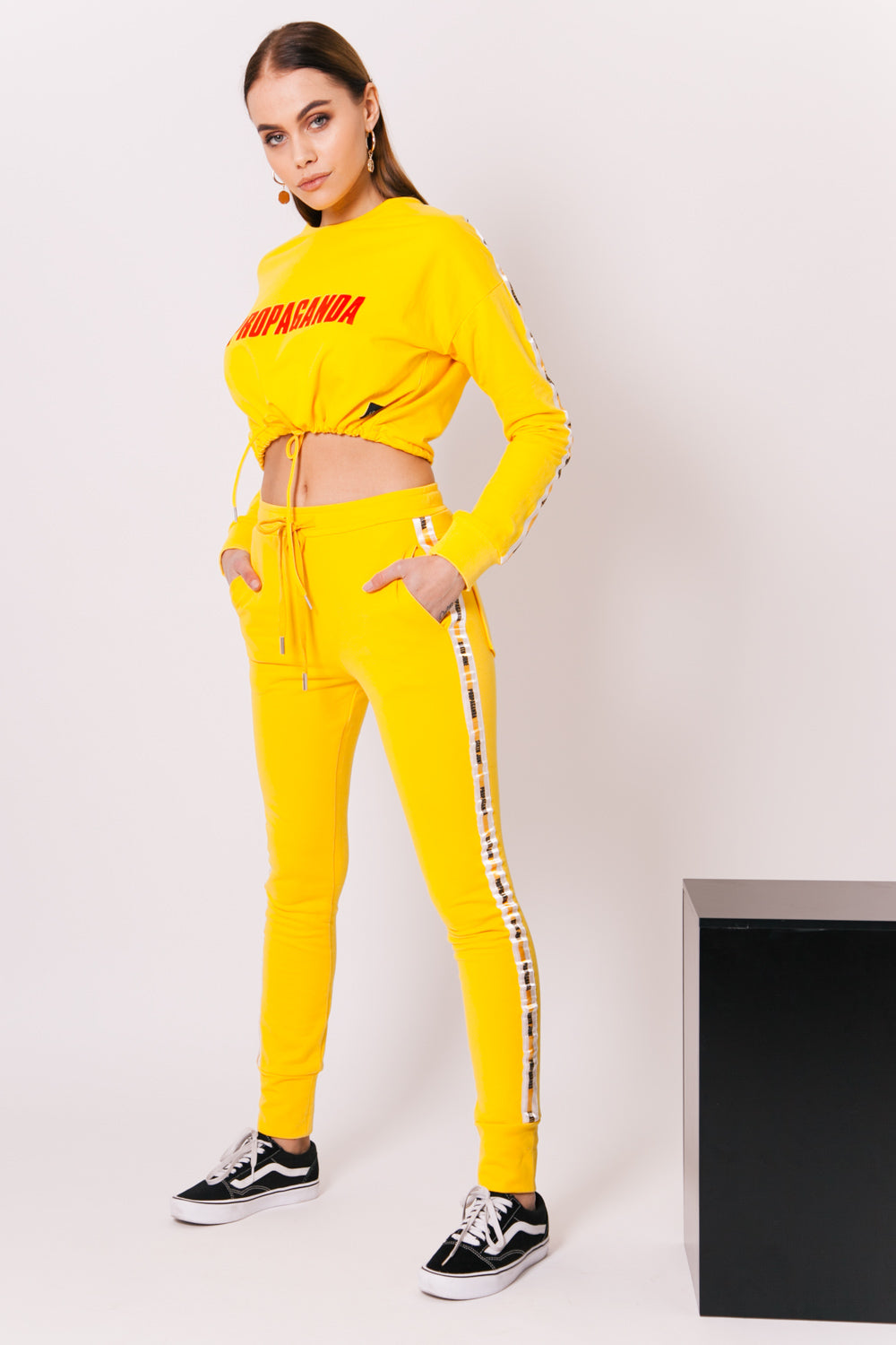 Sixth June - Jogging Propaganda bandes jaune