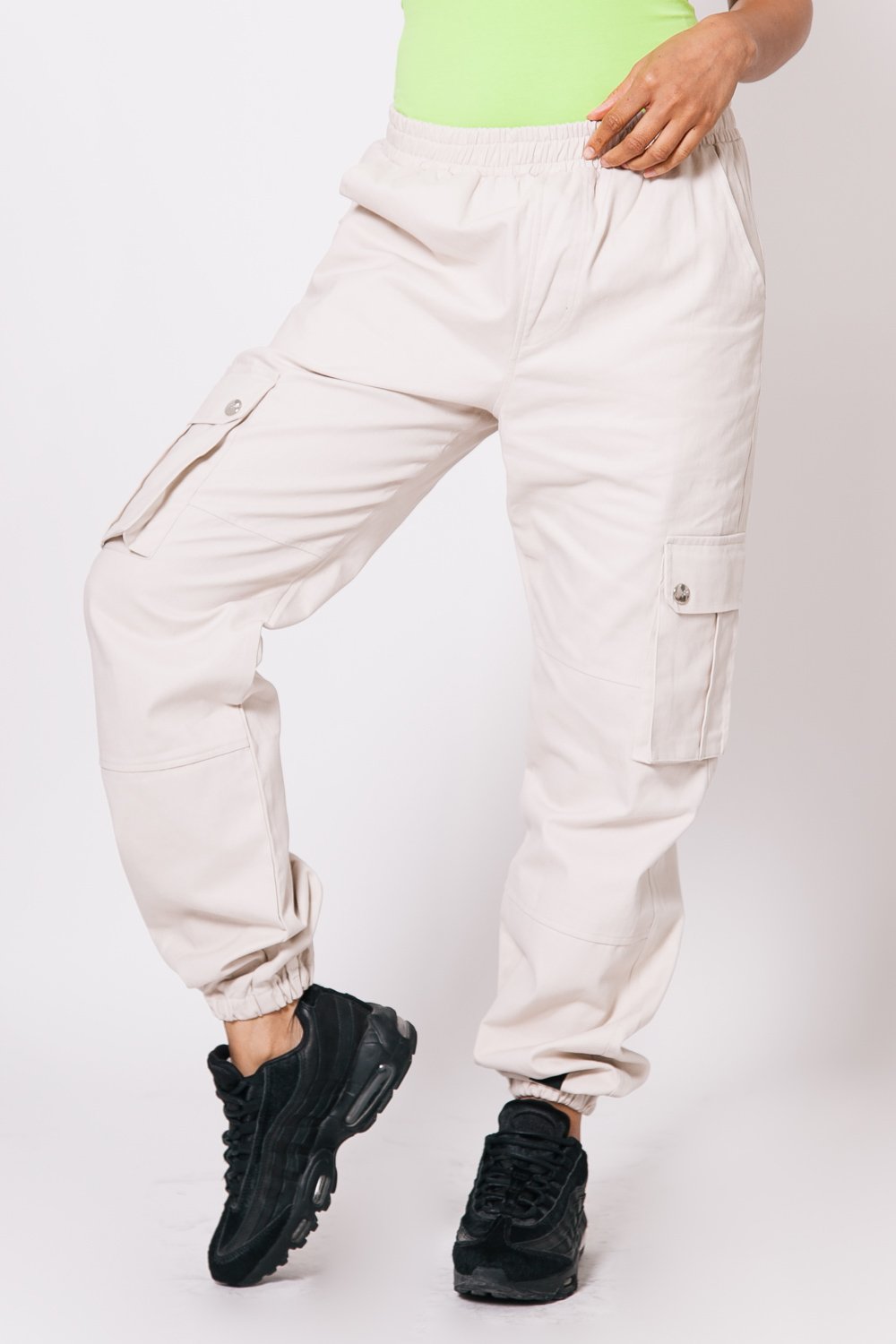 Beige weite Cargohose