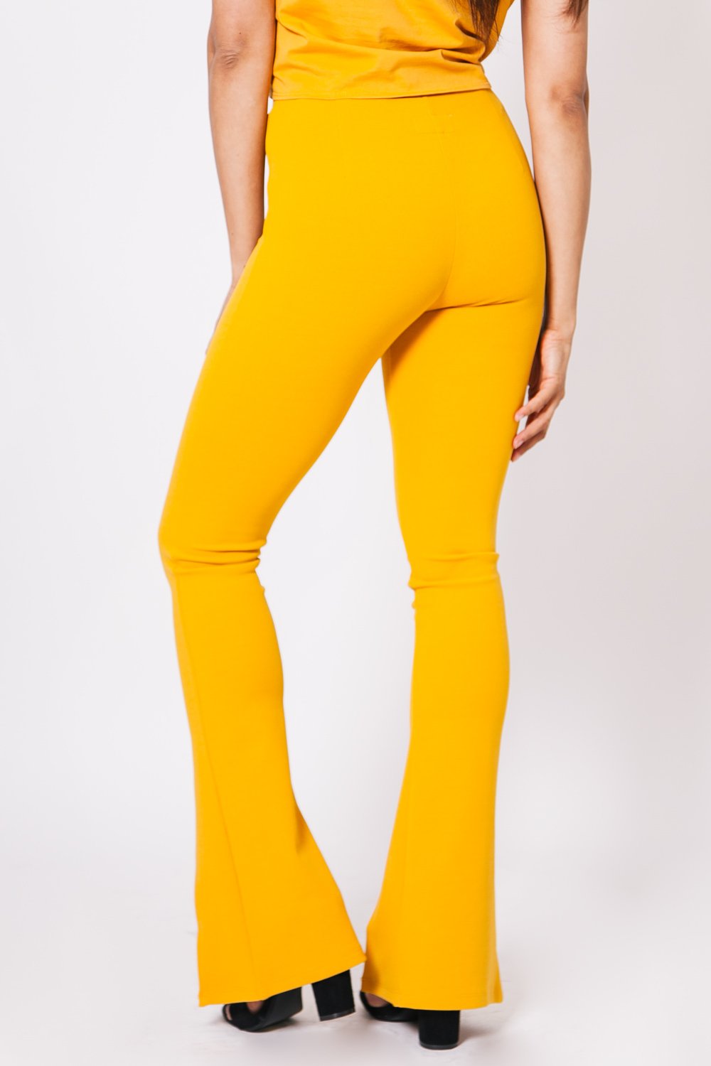 Pantalon flare fente moutarde