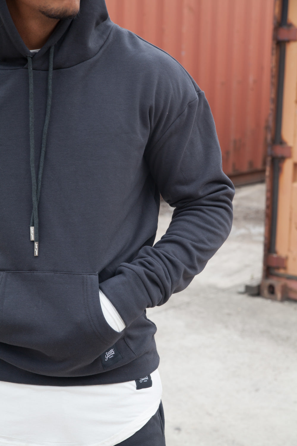 Sixth June - Sweat capuche classique Sixth June gris foncé