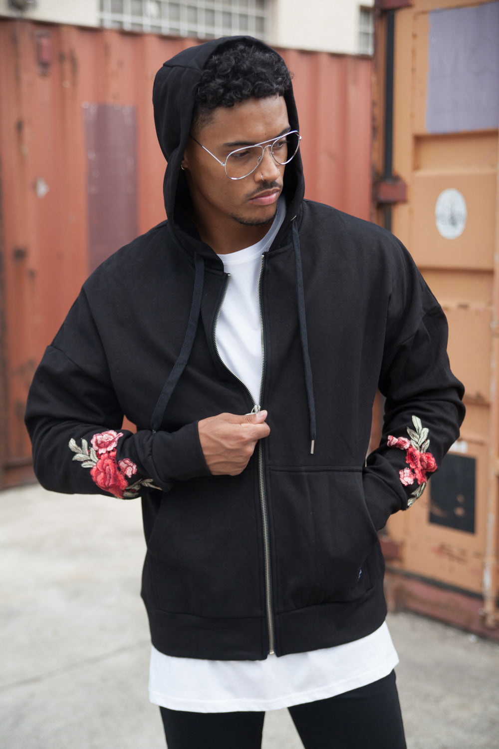 Sixth June - Sweat capuche brodé roses noir