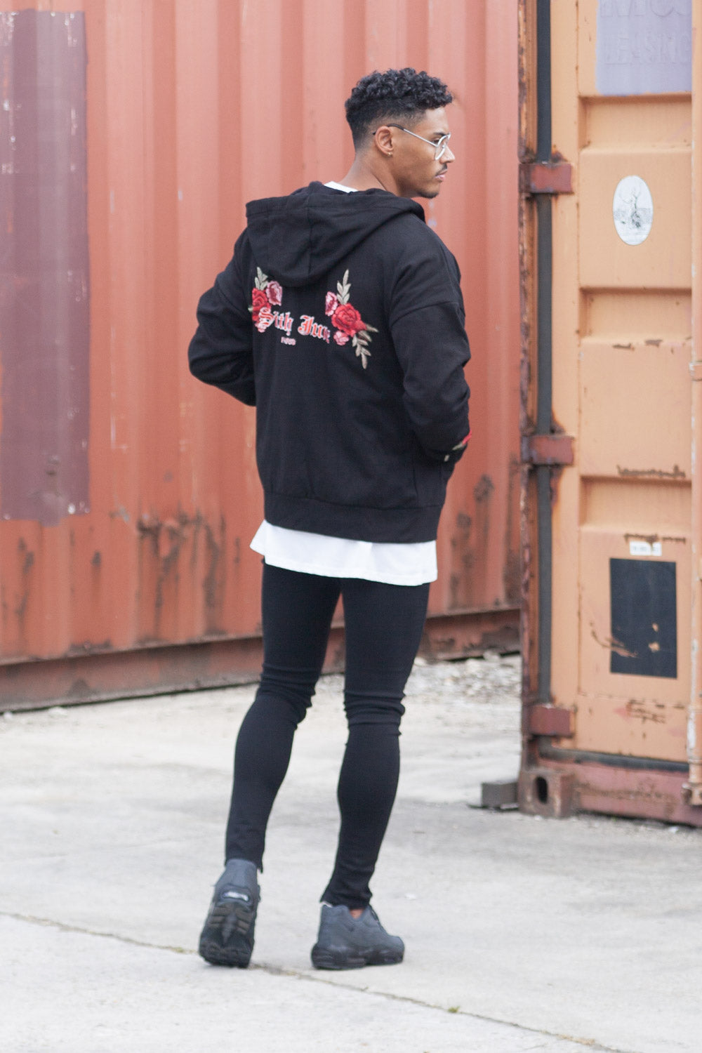 Sixth June - Sweat capuche brodé roses noir