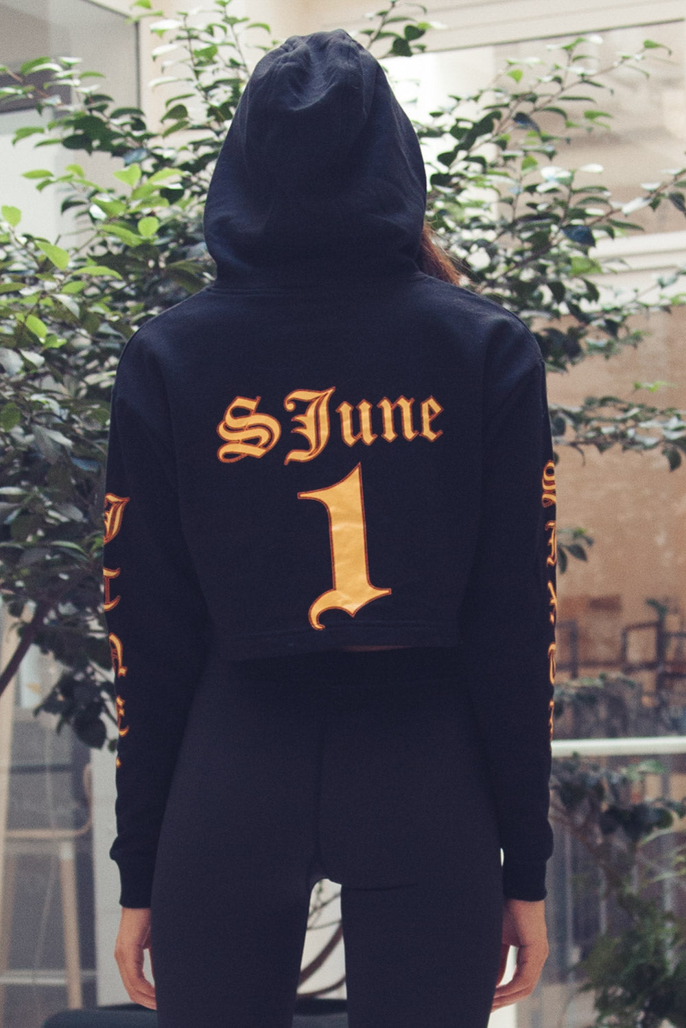 Sixth June - Sweat oversize gothique noir jaune