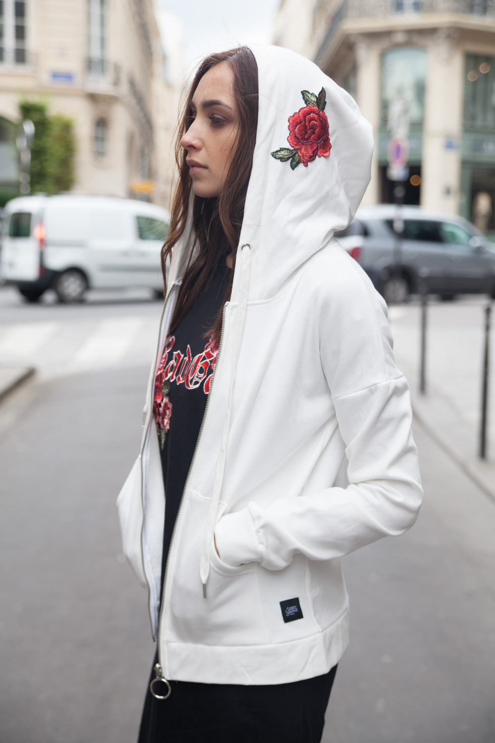 Sixth June - Sweat capuche Bad Gal broderie roses blanc