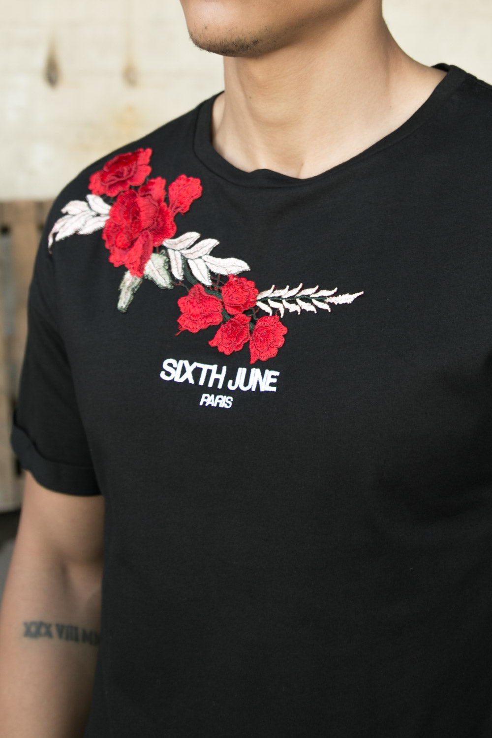 Sixth June - T-shirt brodé fleurs noir
