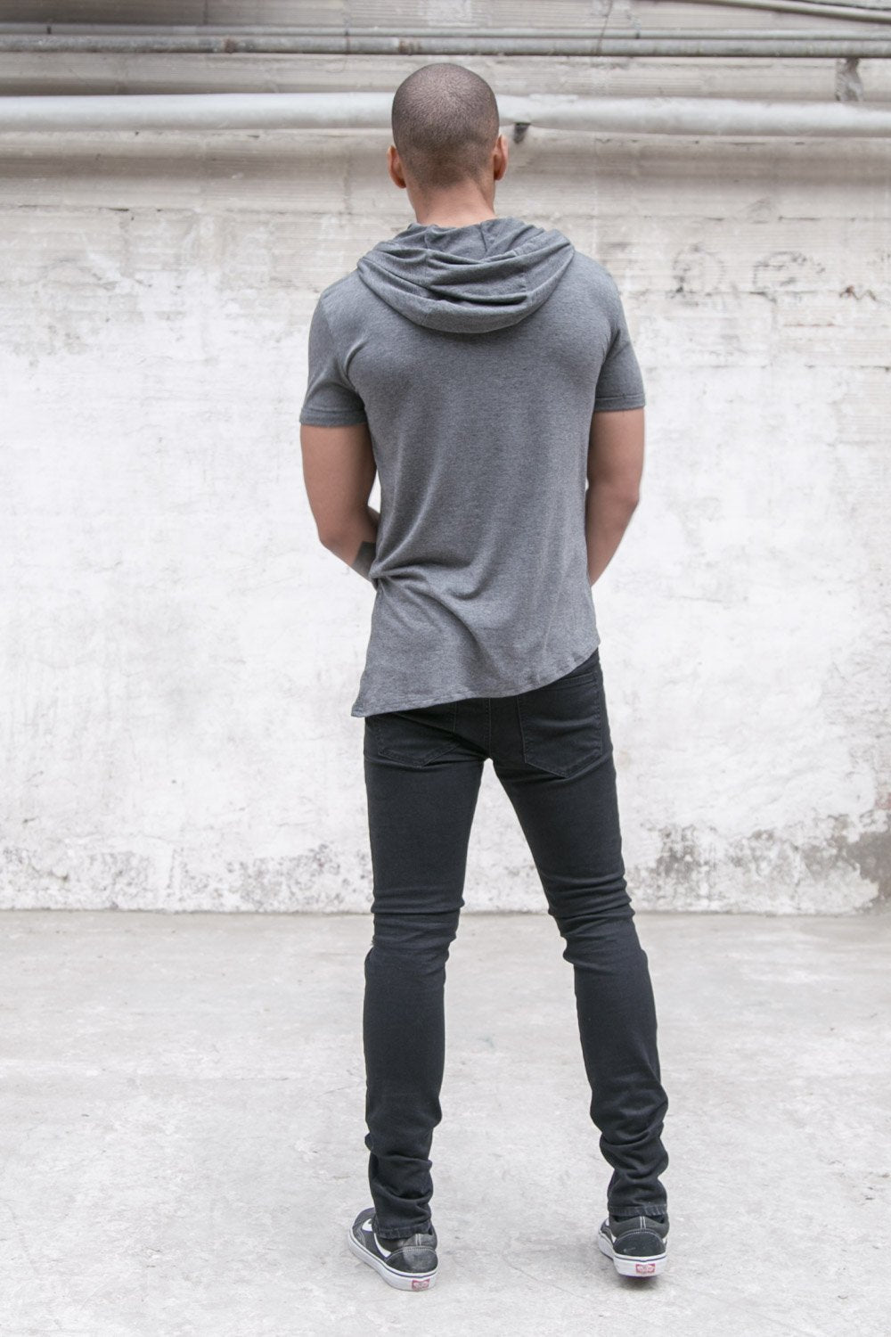 Dunkelgraues asymmetrisches Kapuzen-T-Shirt