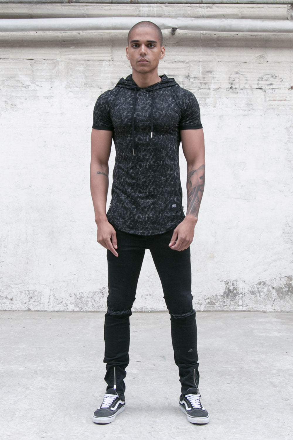 Sixth June - T-shirt capuche moulant tie dye noir