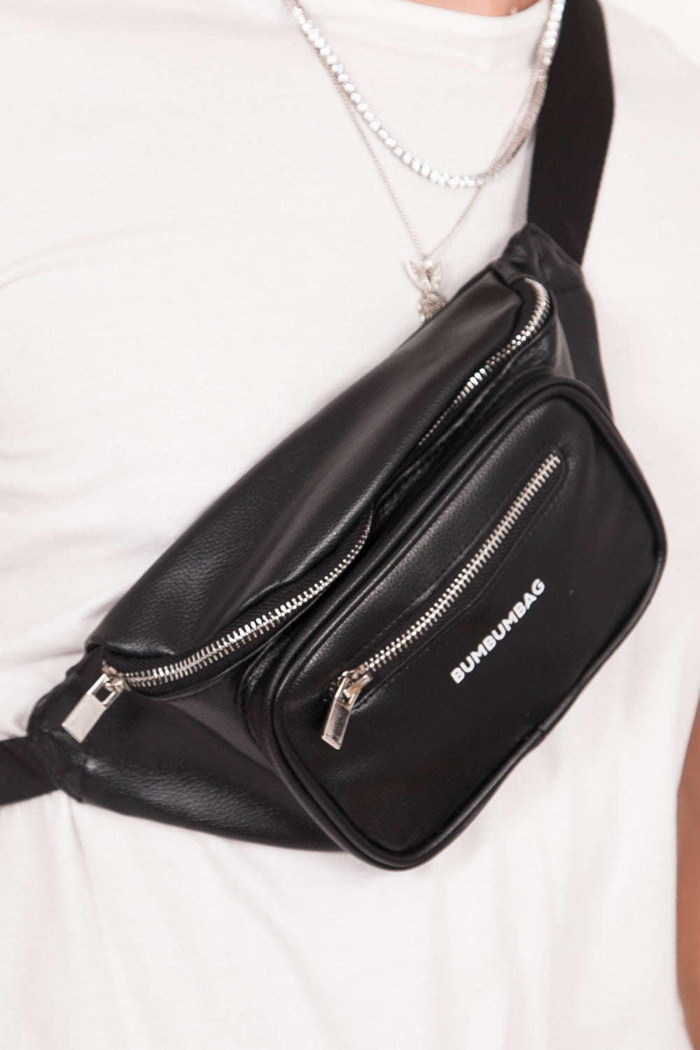 BumBumBag - Sac banane simili cuir logo noir