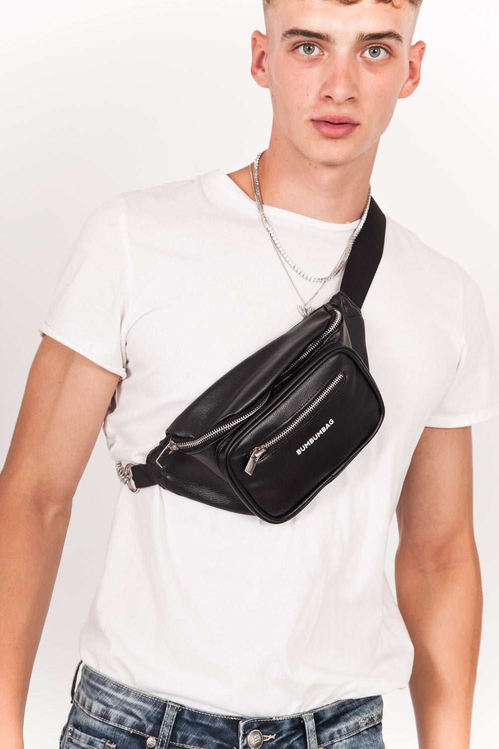 BumBumBag - Sac banane simili cuir logo noir