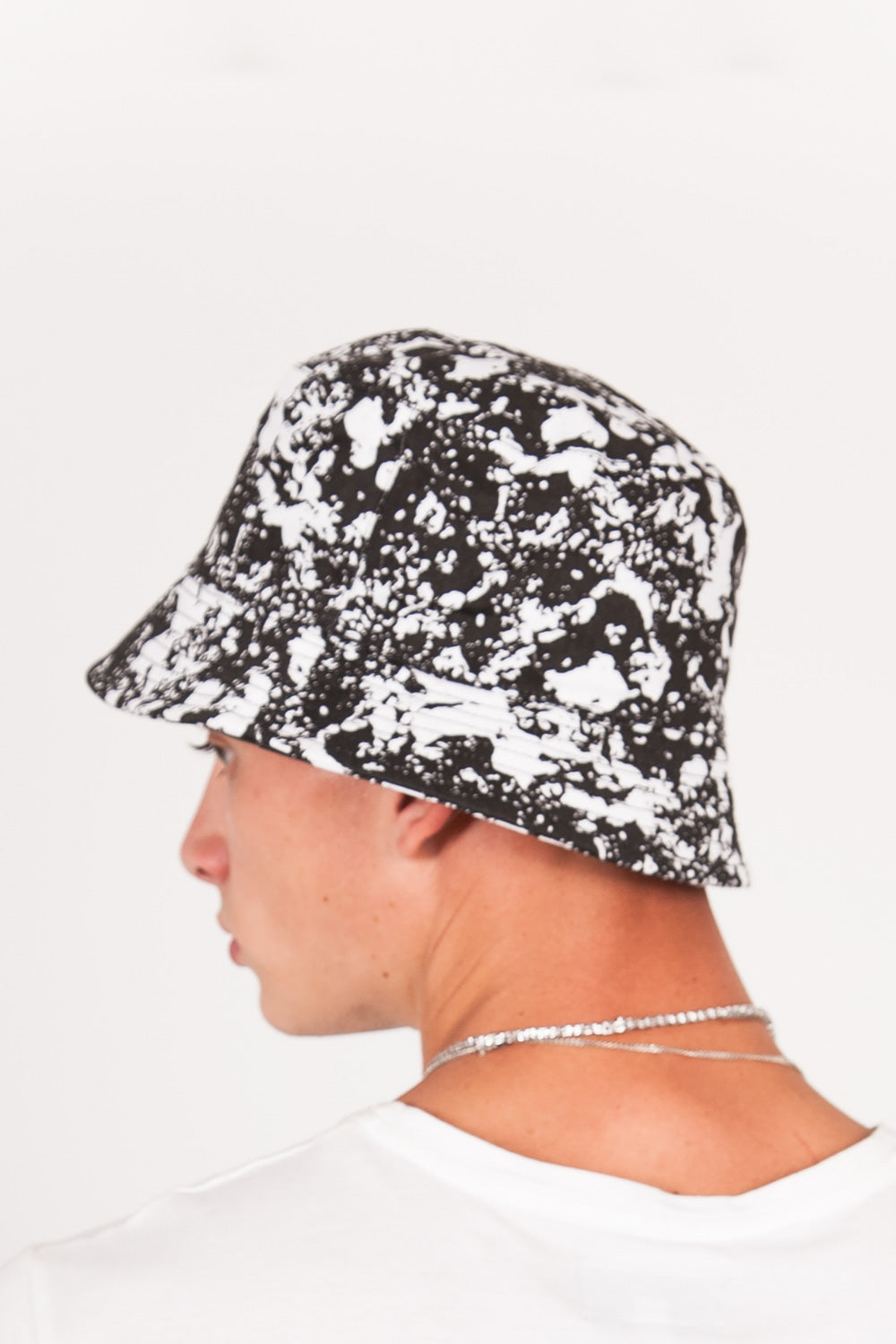 Sixth June - Bob moon Noir