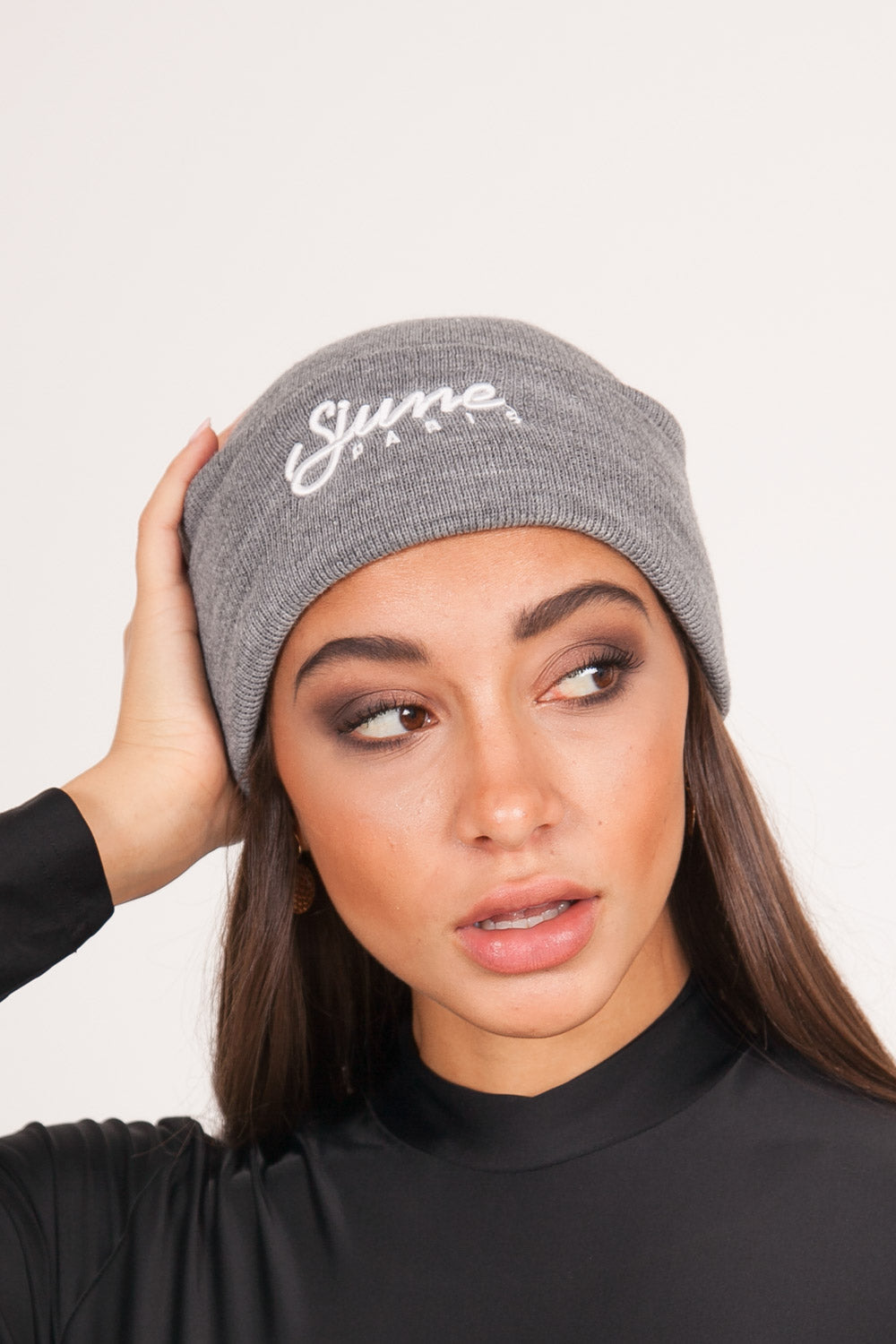 Sixth June - Bonnet Sjune logo gris clair