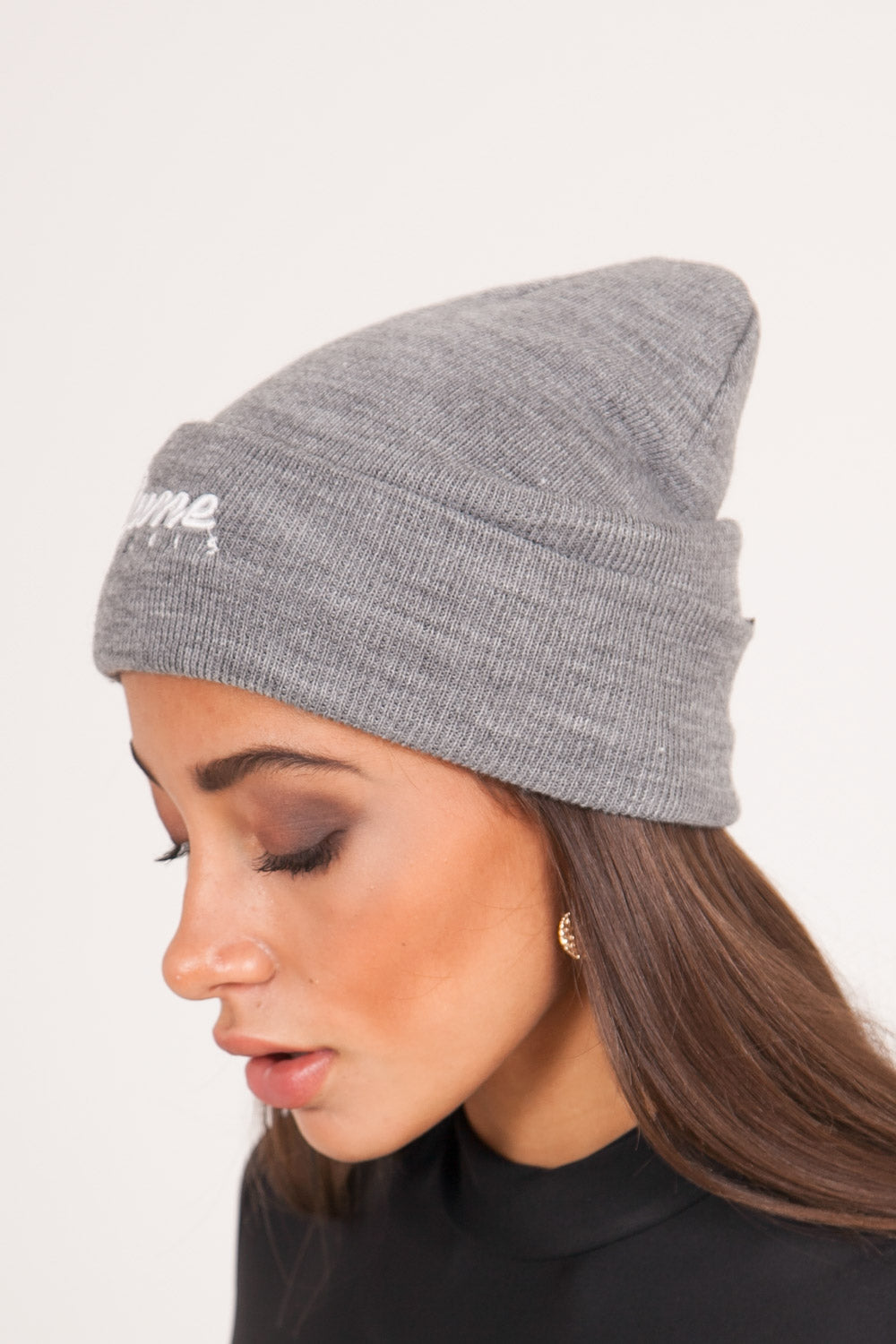 Sixth June - Bonnet Sjune logo gris clair