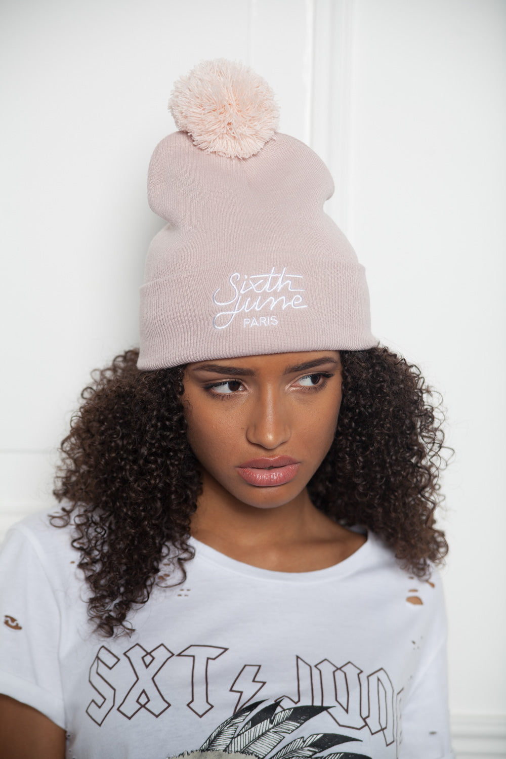 Sixth June - Bonnet pompon logo rose M2332FAC