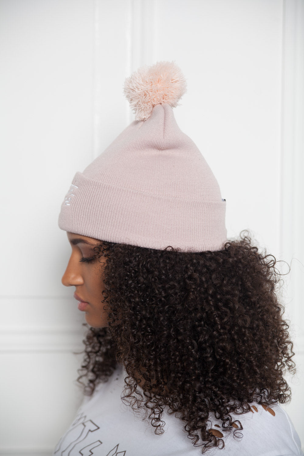 Sixth June - Bonnet pompon logo rose M2332FAC