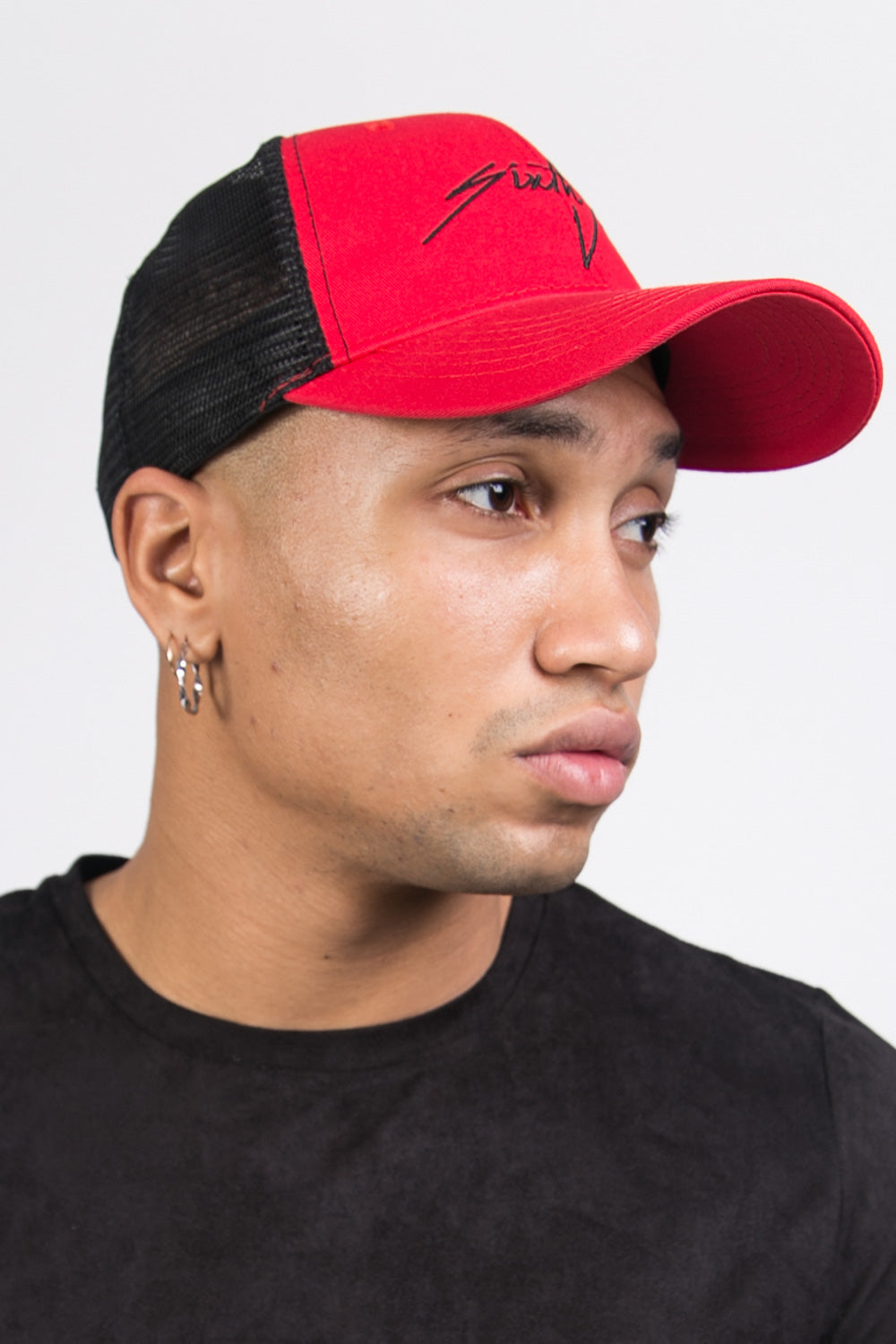 Sixth June - Casquette brodée signature rouge