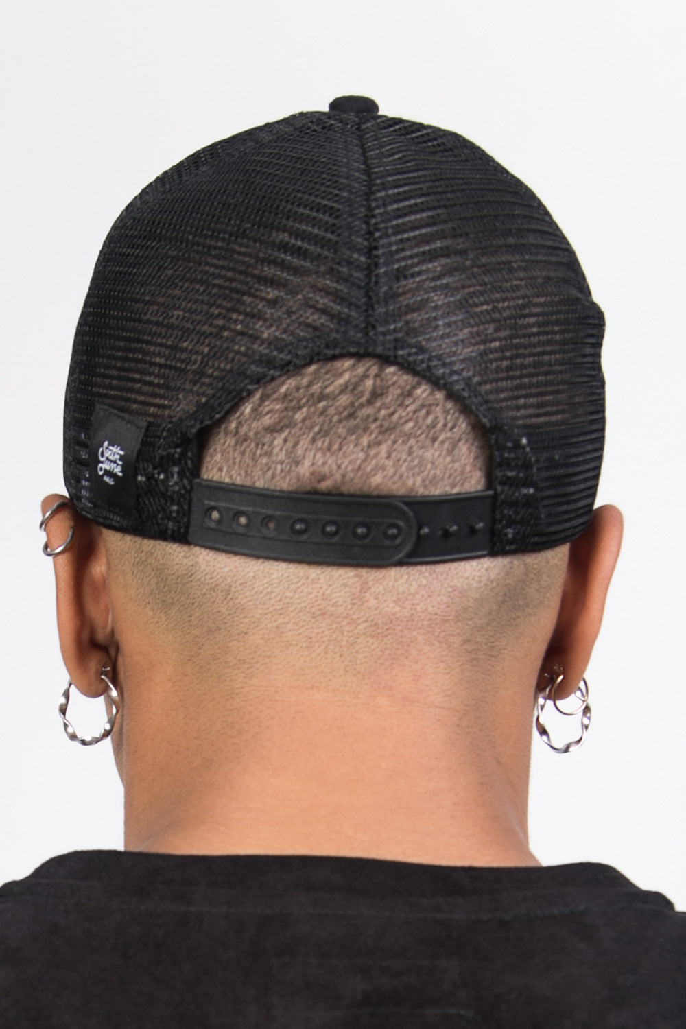 Sixth June - Casquette suédine brodée noir