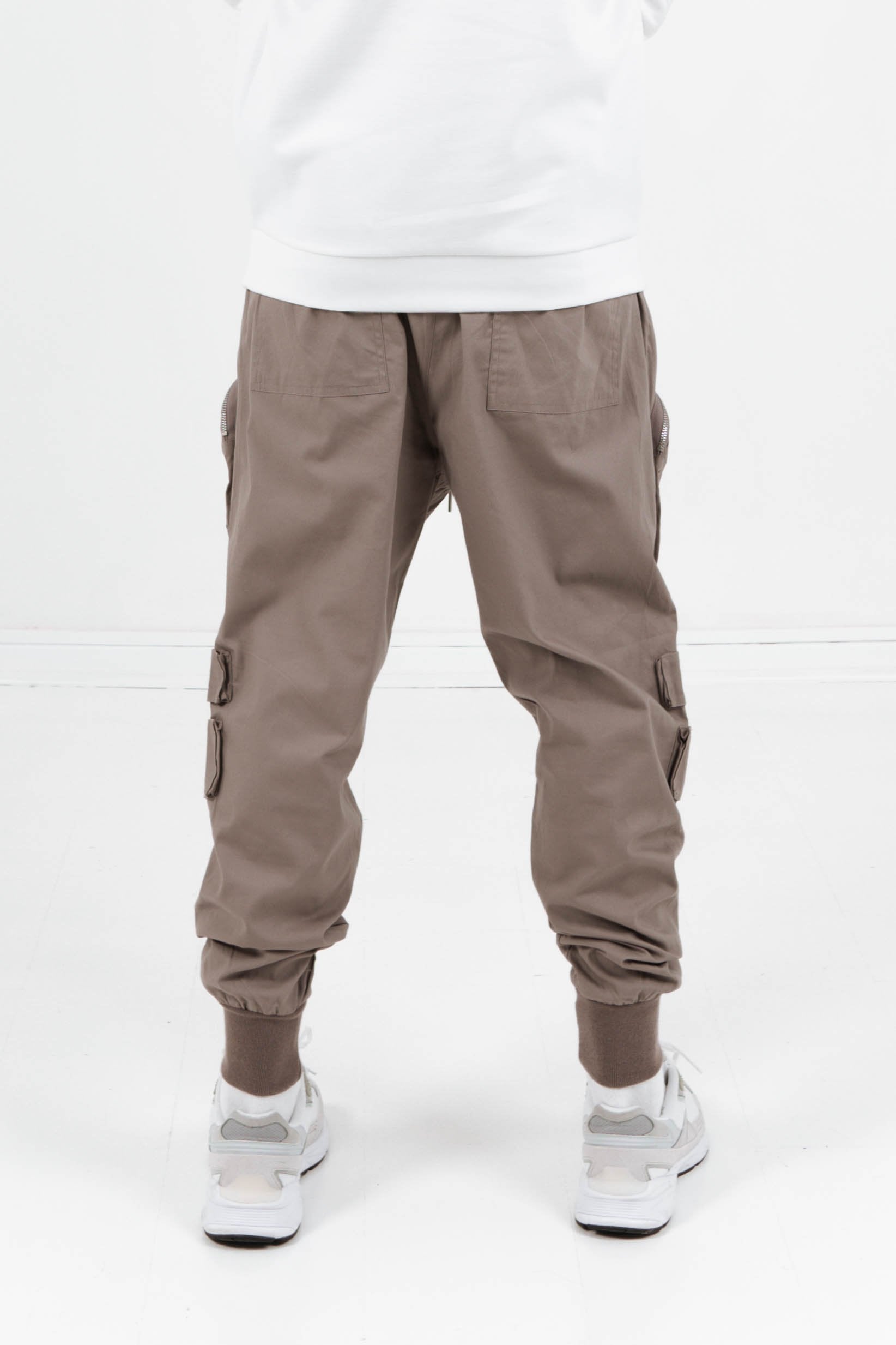 Cargo zip pocket pants brown