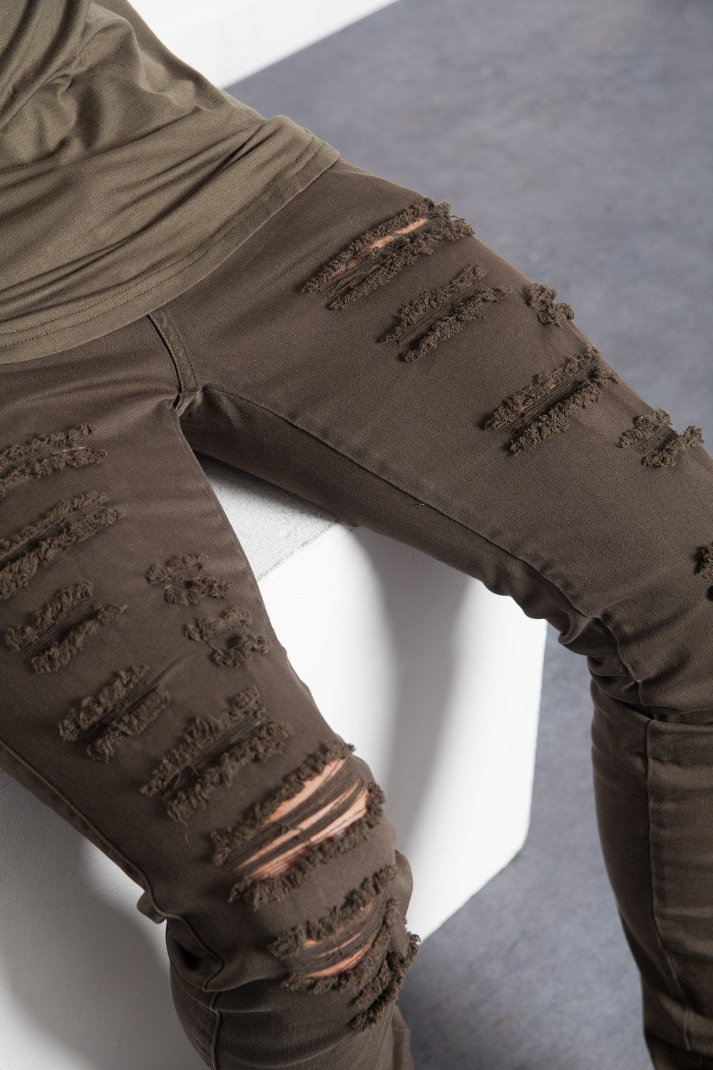 Destroyed Jean Elastic Slim Khaki M1922Hde