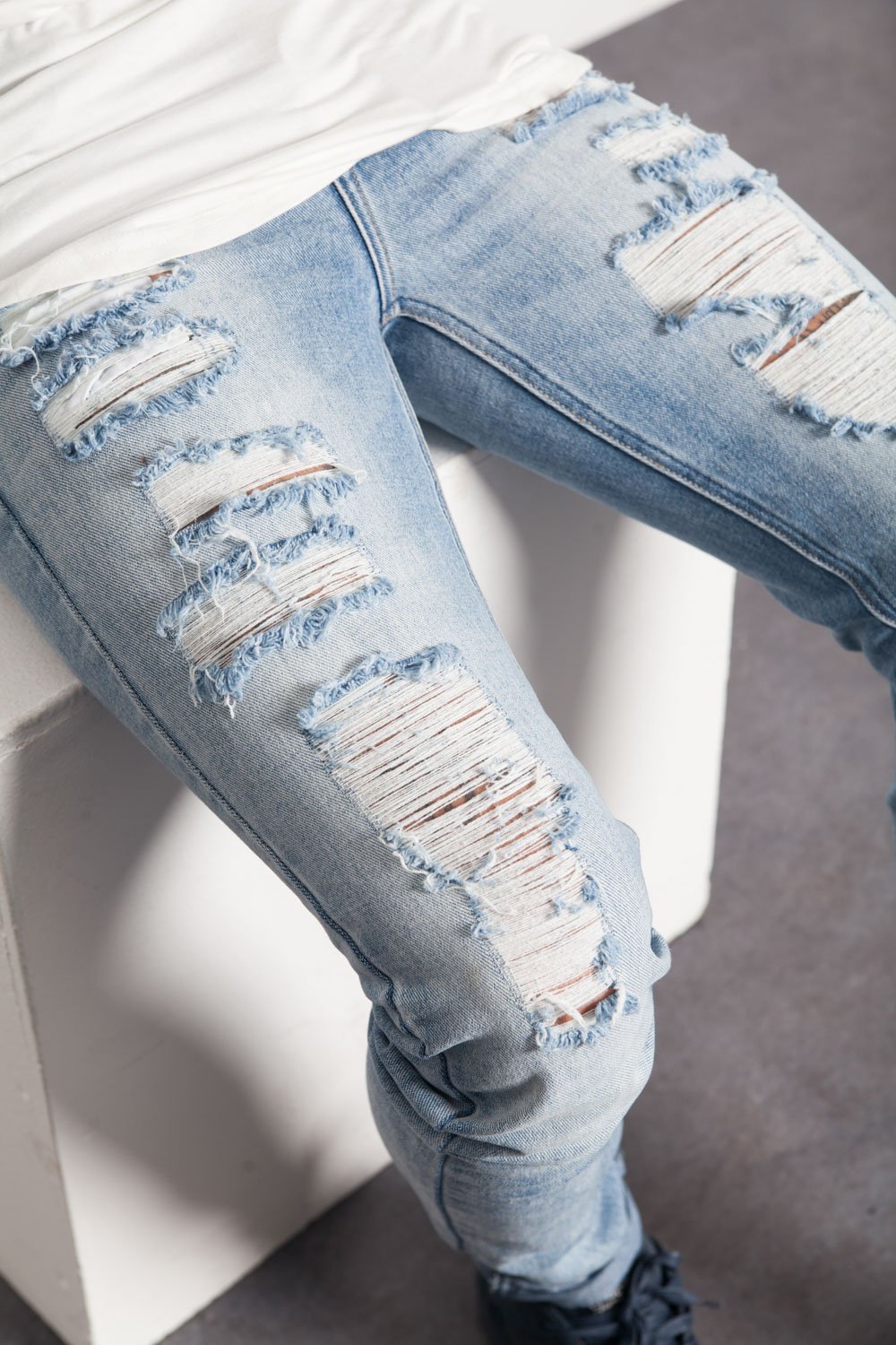 Denim destroyed effect Sixth June blue M2473HDE