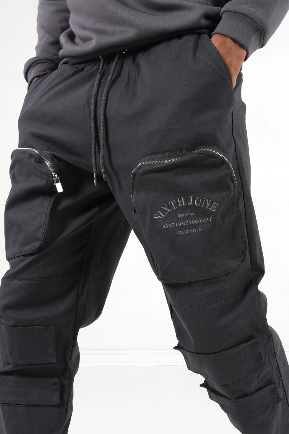 Sixth June - Pantalon cargo broderies poche Gris foncé