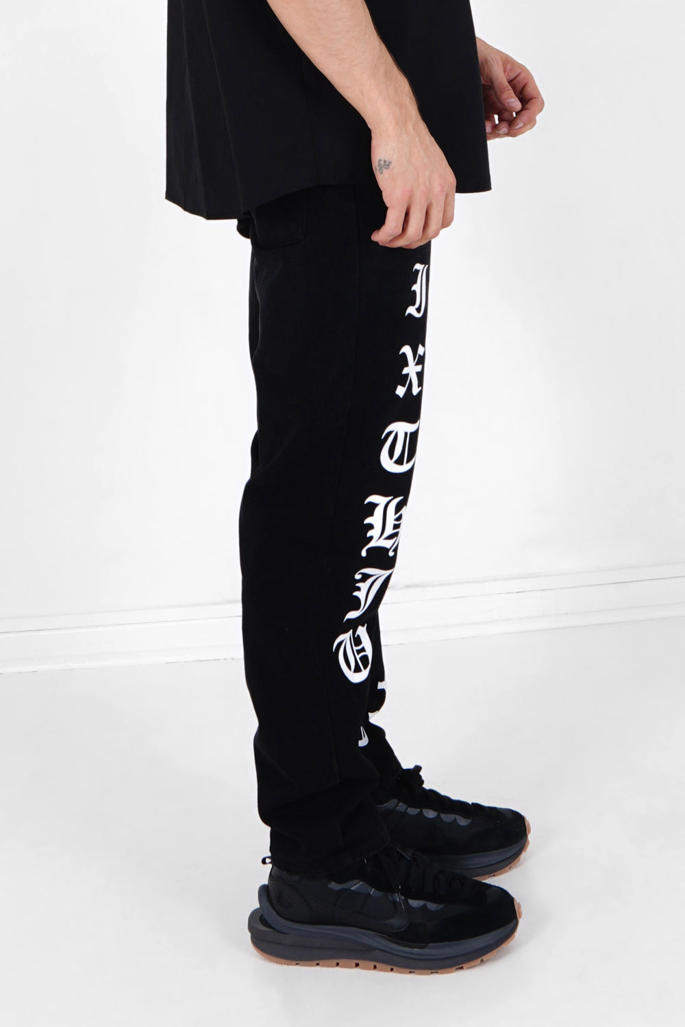 Sixth June - Jean droit logo gothique Noir