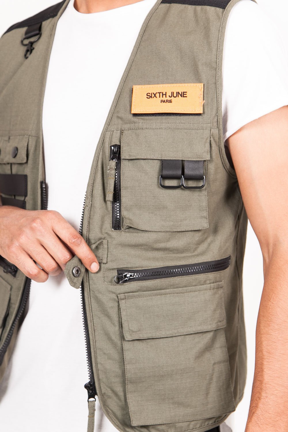 Ärmellose Weste in Khaki mit mehreren Taschen