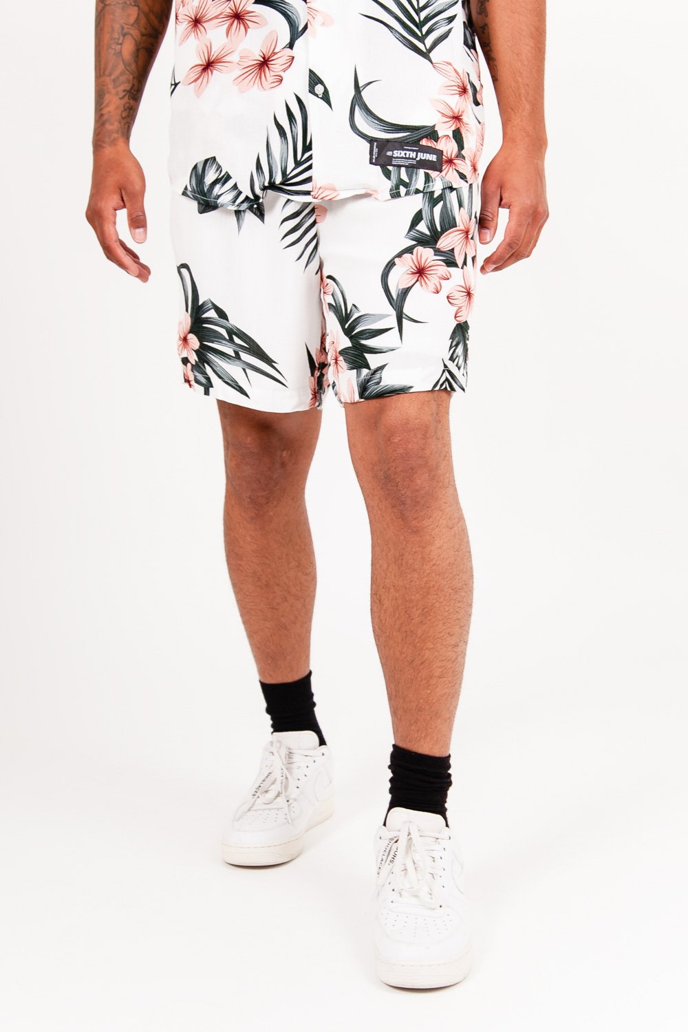 Tropical flower shorts white