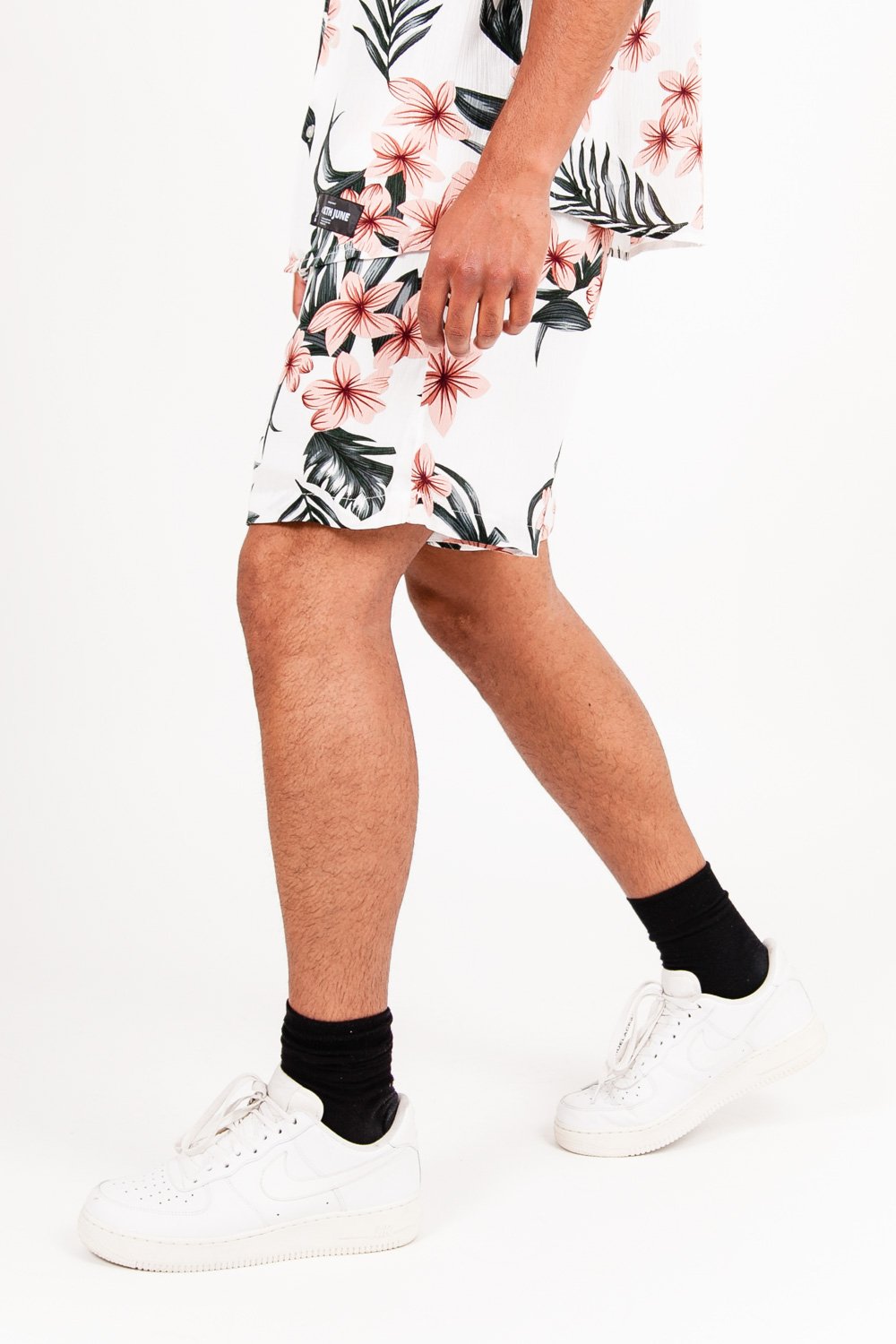 Tropical flower shorts white