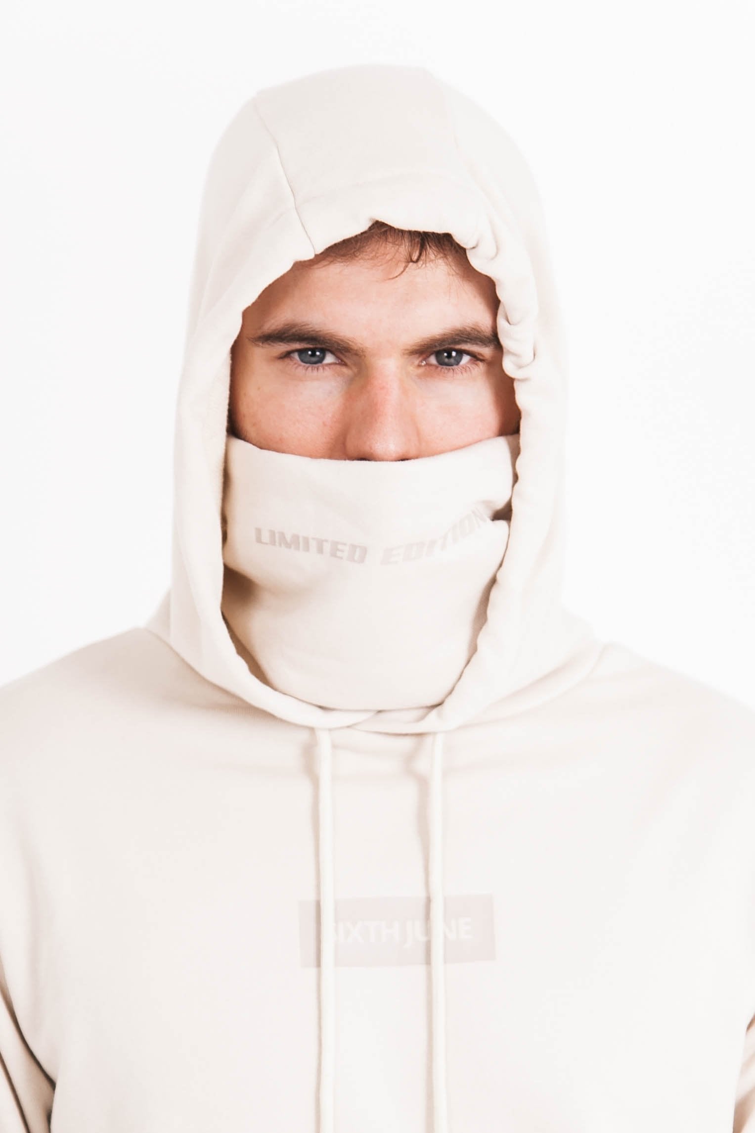 Sixth June - Sweat capuche cache cou intégré Beige clair