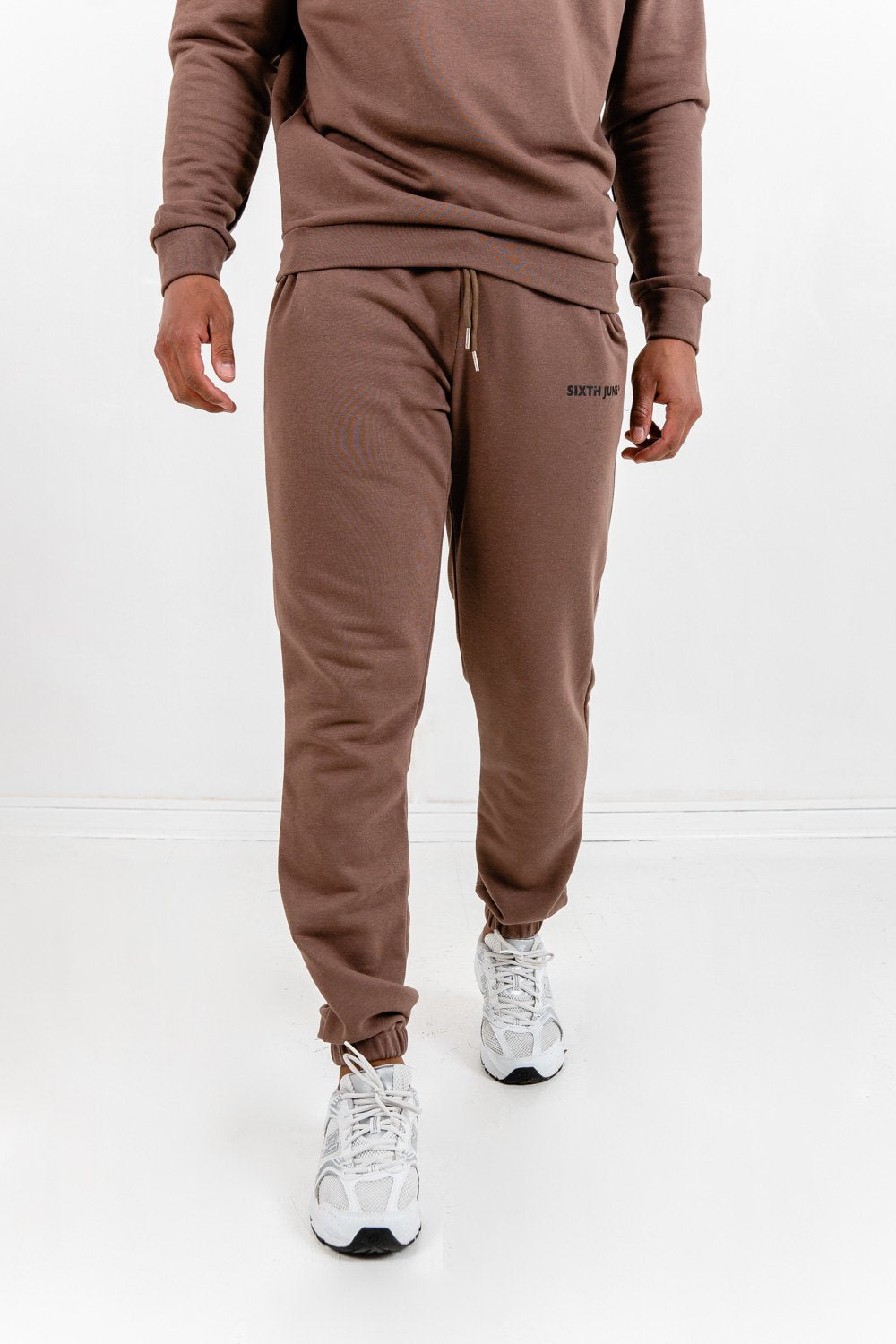 Essential-Jogginghose mit Logo in Braun