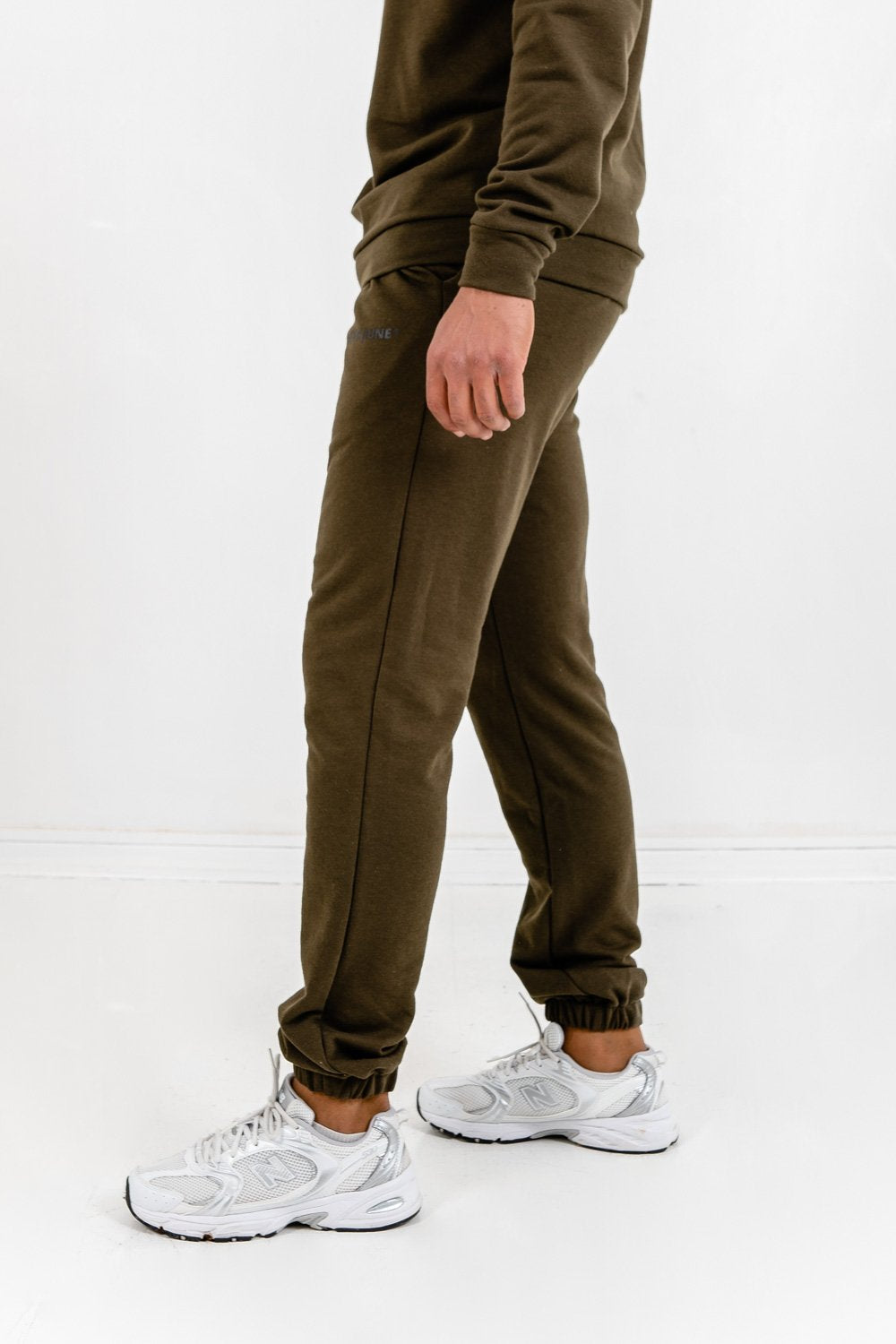 Jogging essential logo Kaki